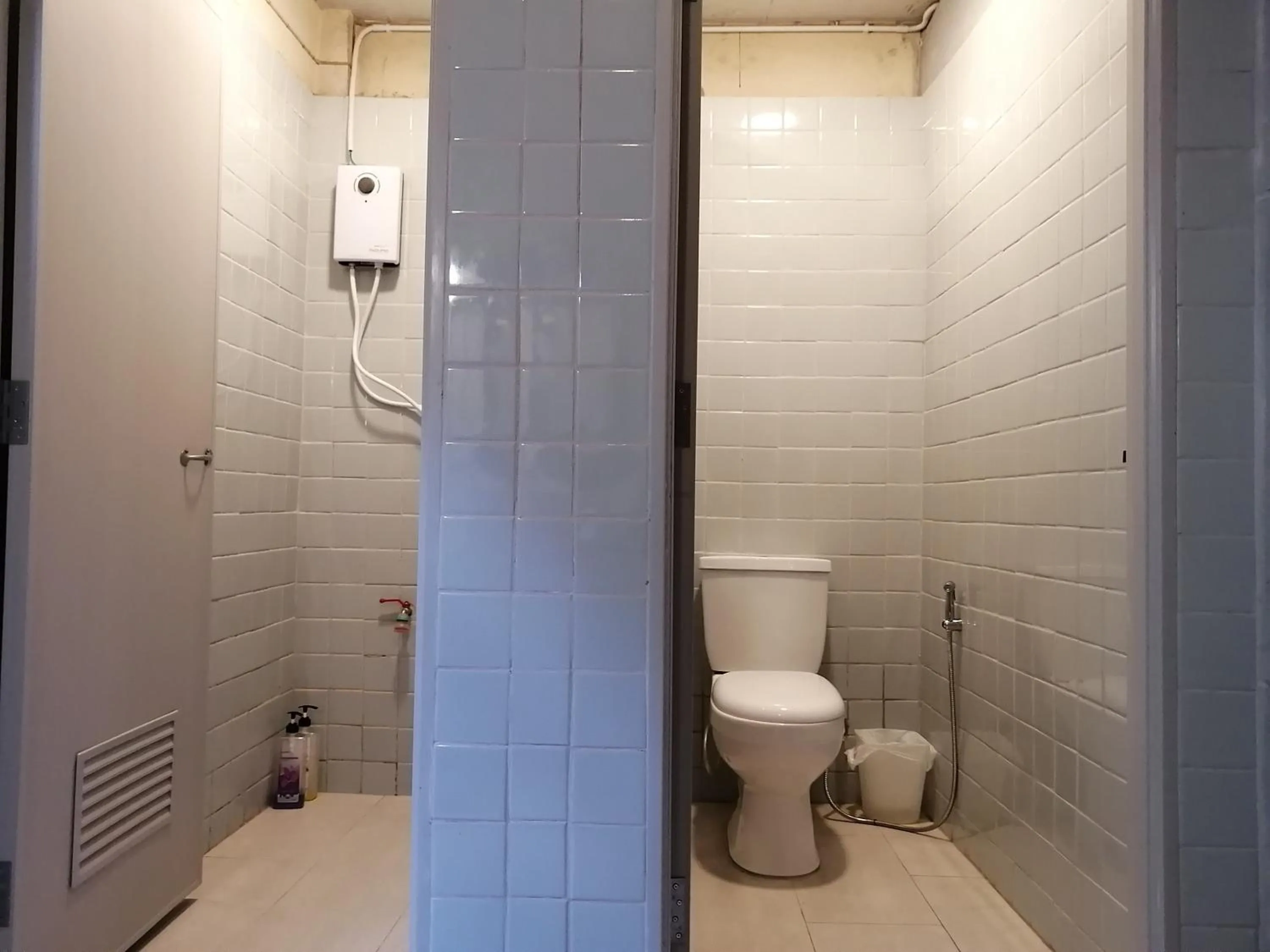 Boundary Hostel and Cafe