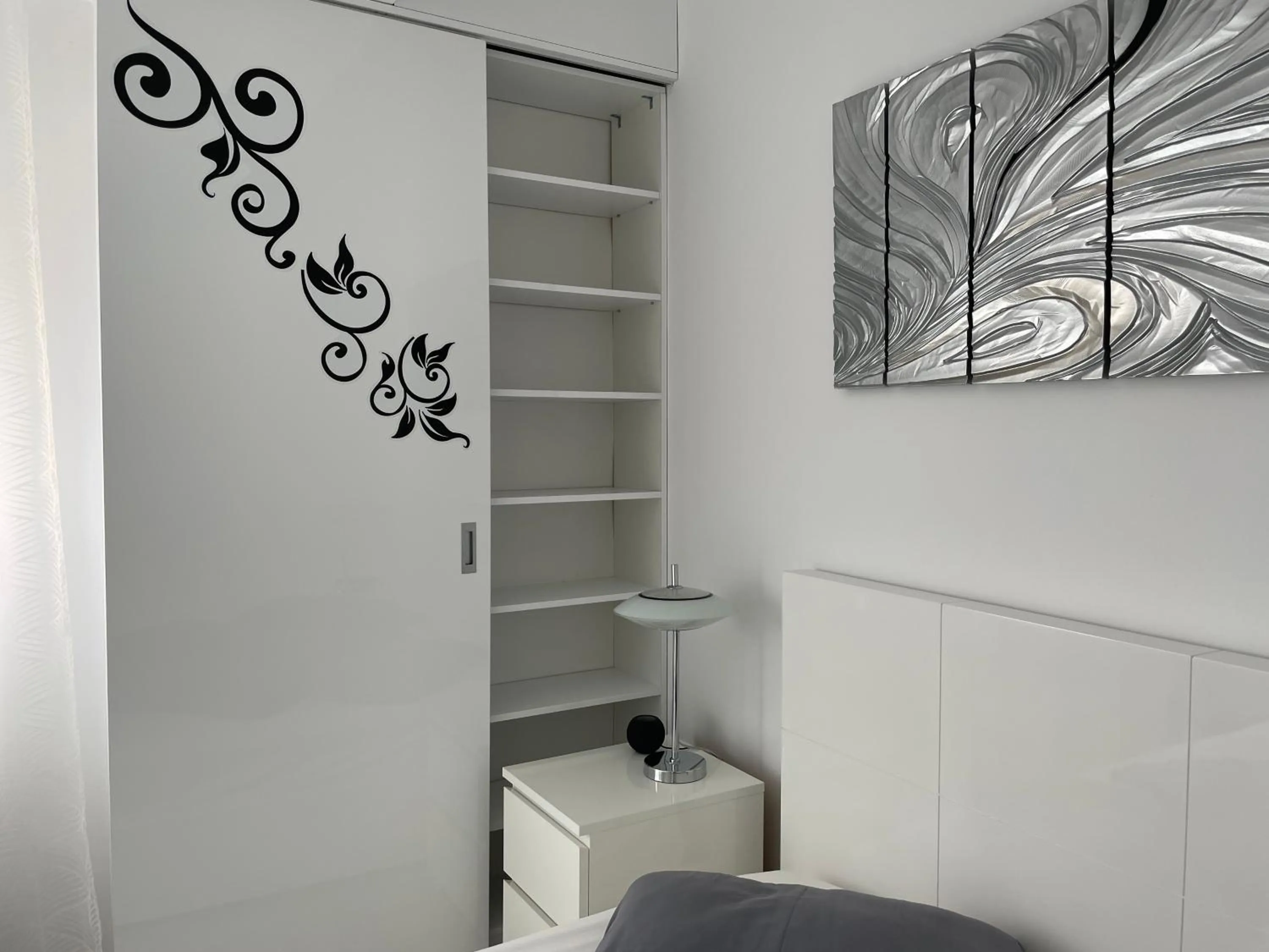 wardrobe in Luxury Two Room Apartment Residence Militari M3