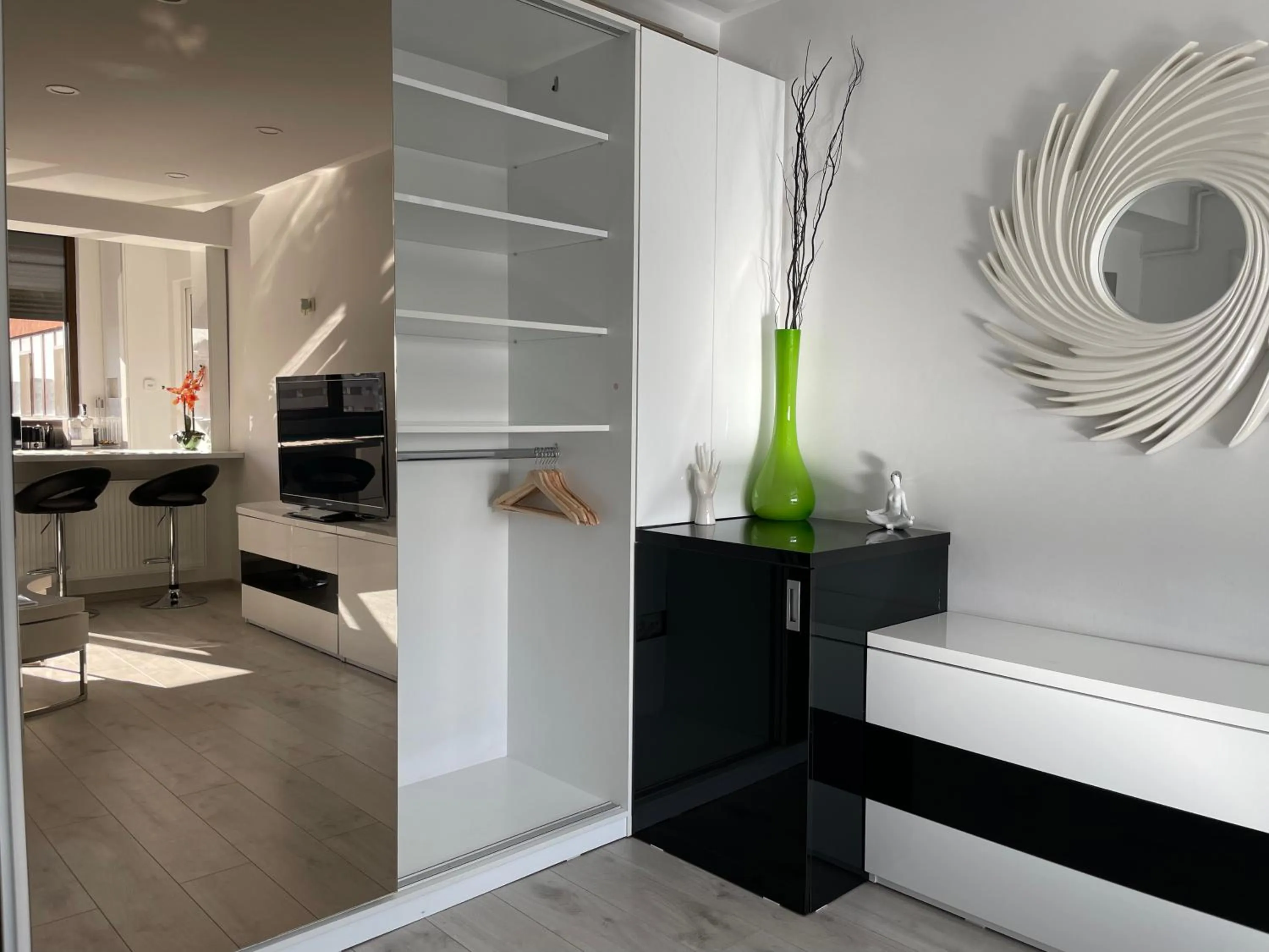 Decorative detail in Luxury Two Room Apartment Residence Militari M3