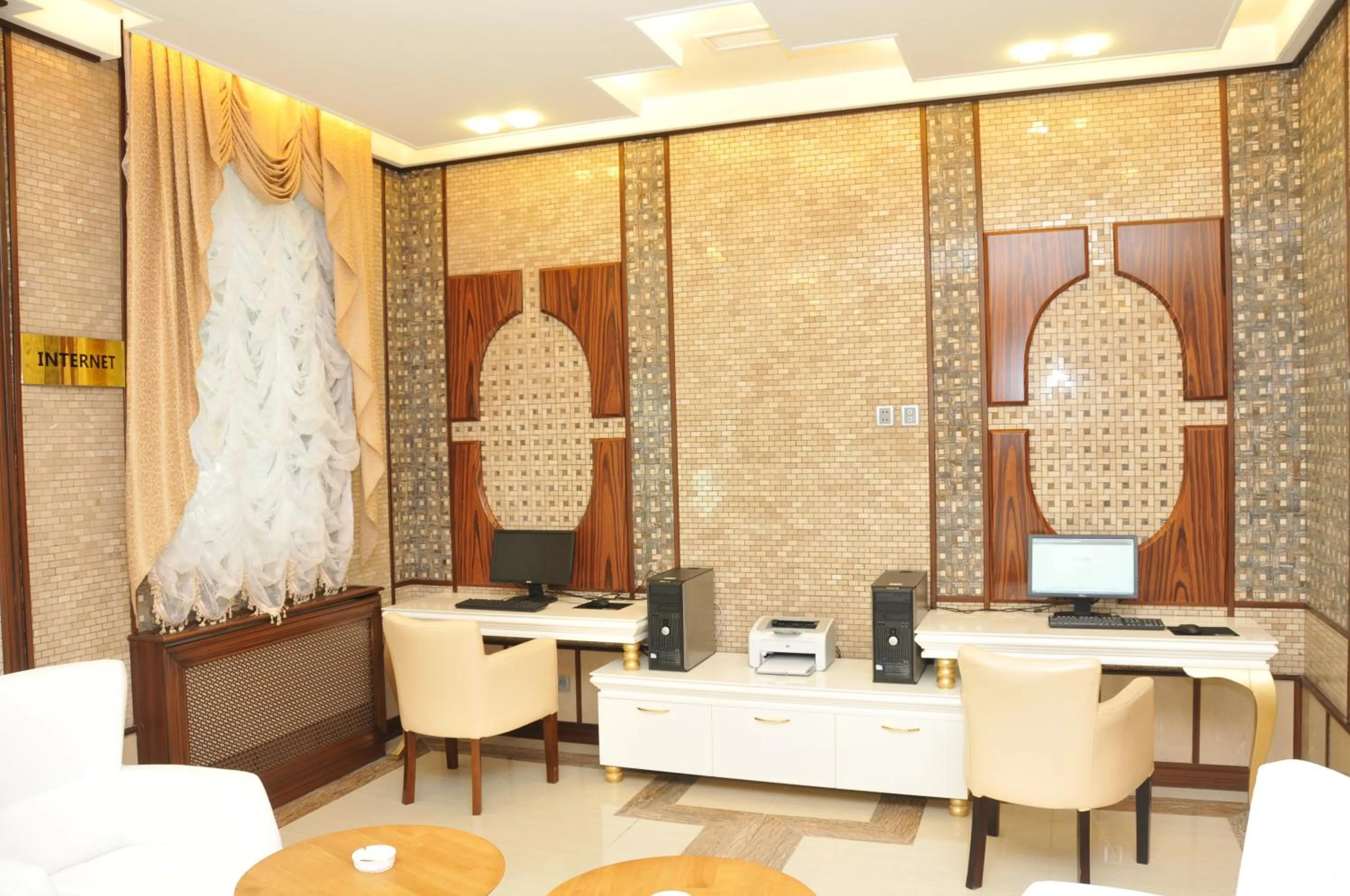 Business facilities in Aysberq Resort