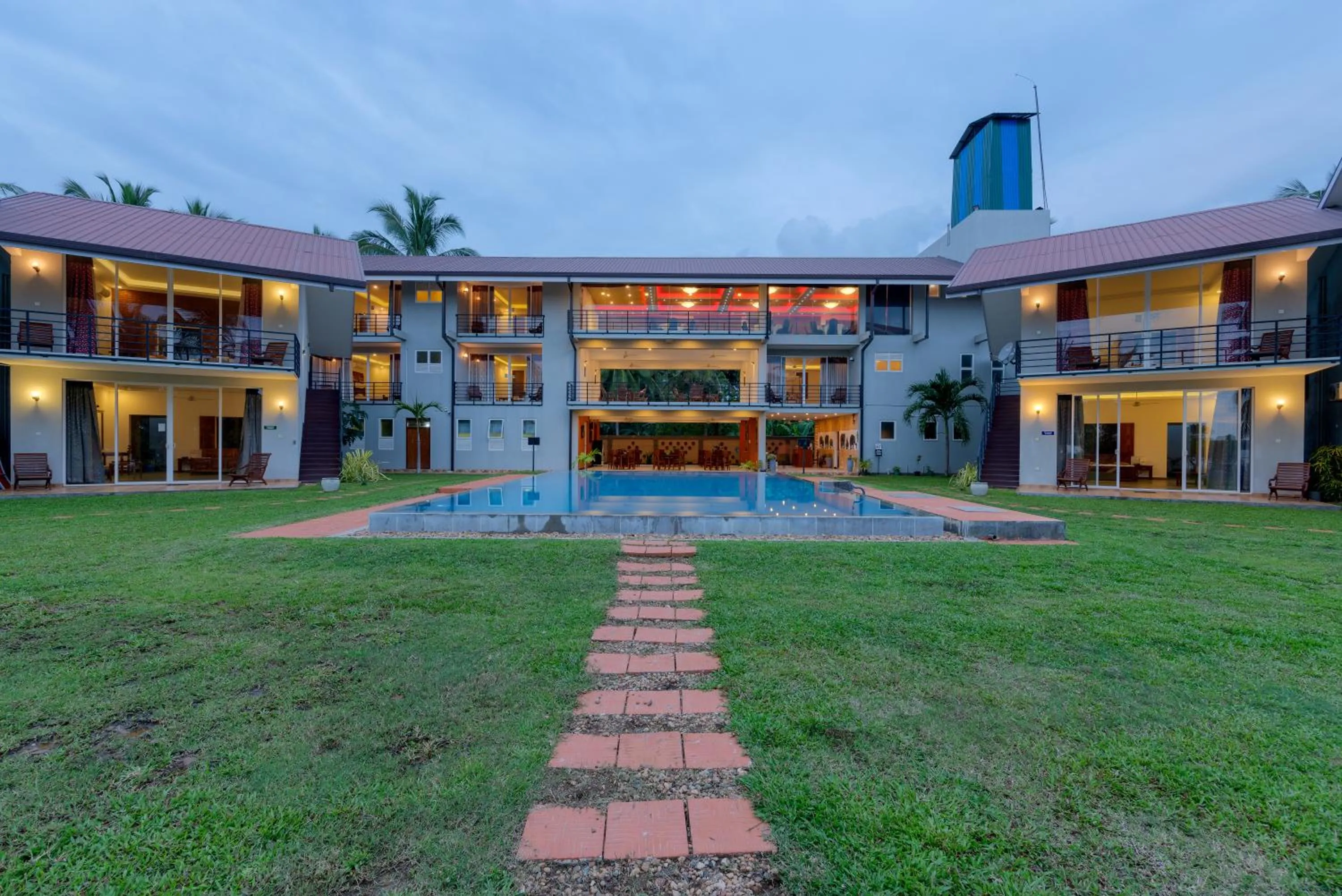 Swimming pool in Tara Watergate