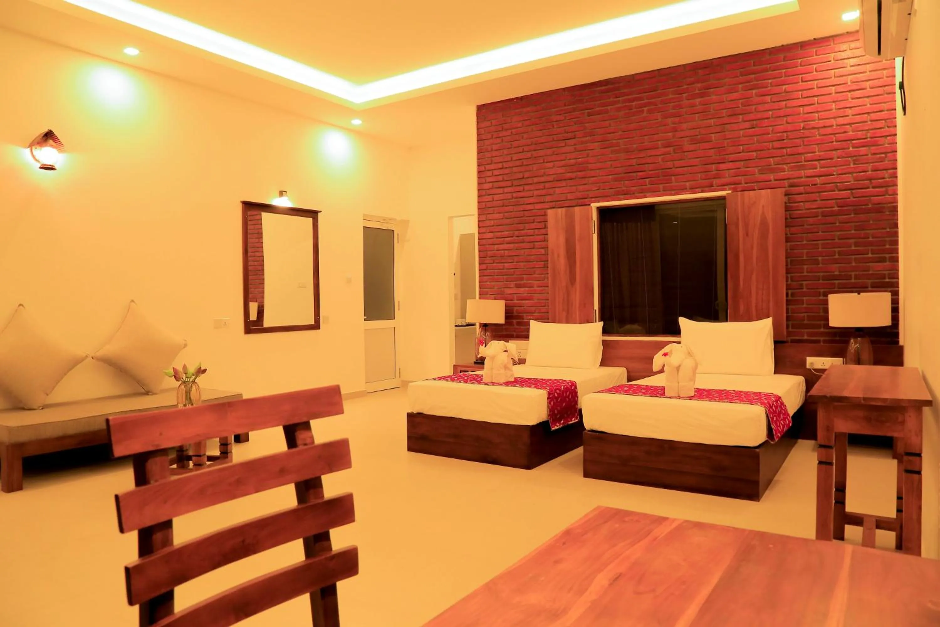 Photo of the whole room, Bed in Tara Watergate