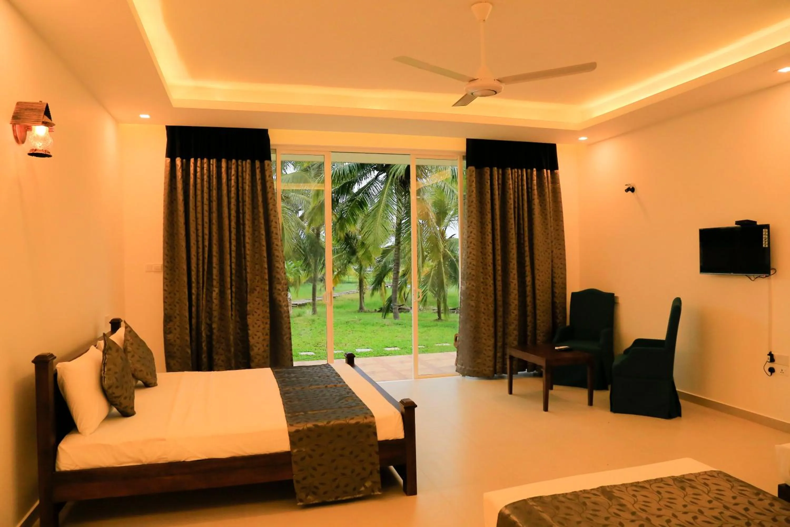 Photo of the whole room, Bed in Tara Watergate