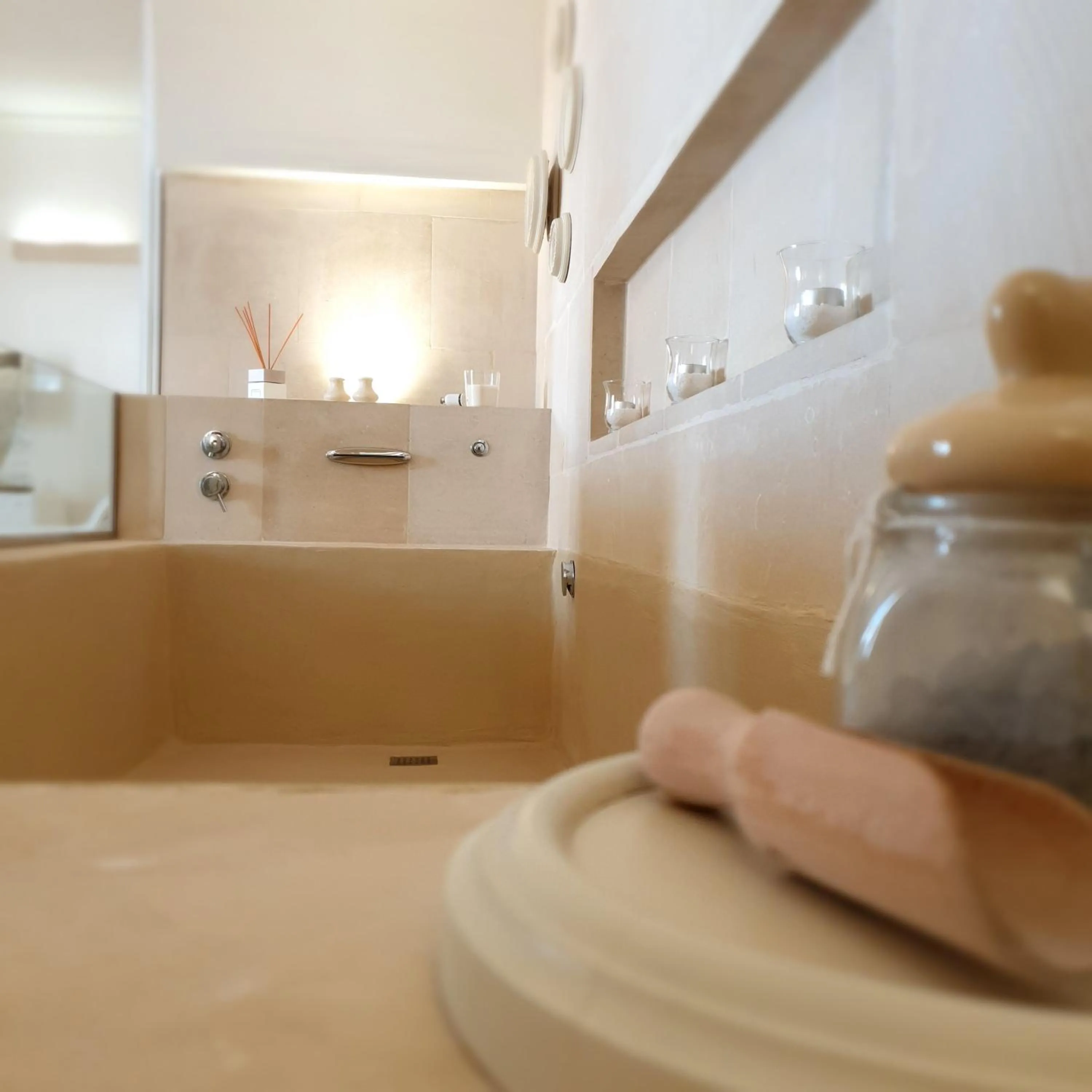 Hot Tub in Sea Suites