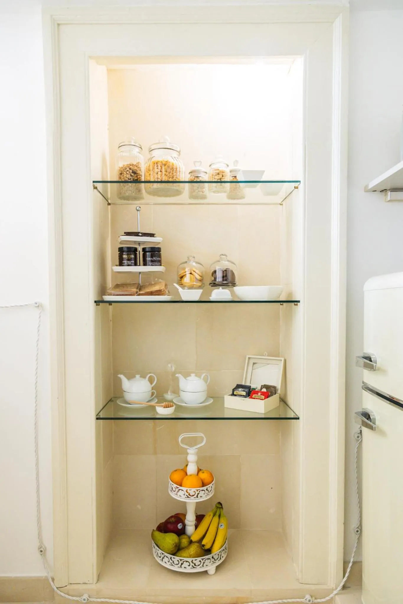 Coffee/tea facilities in Sea Suites
