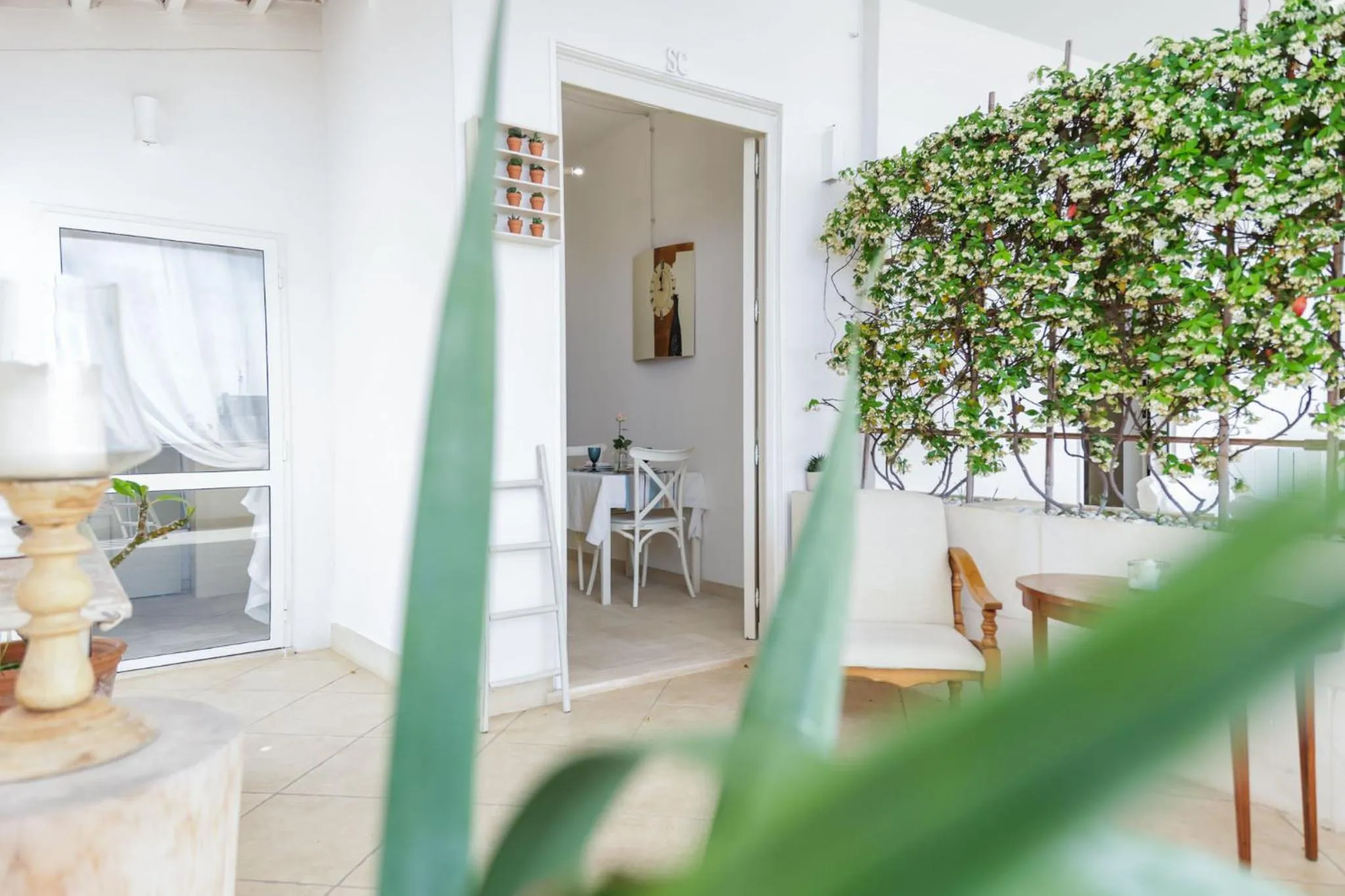 Seating area in Sea Suites