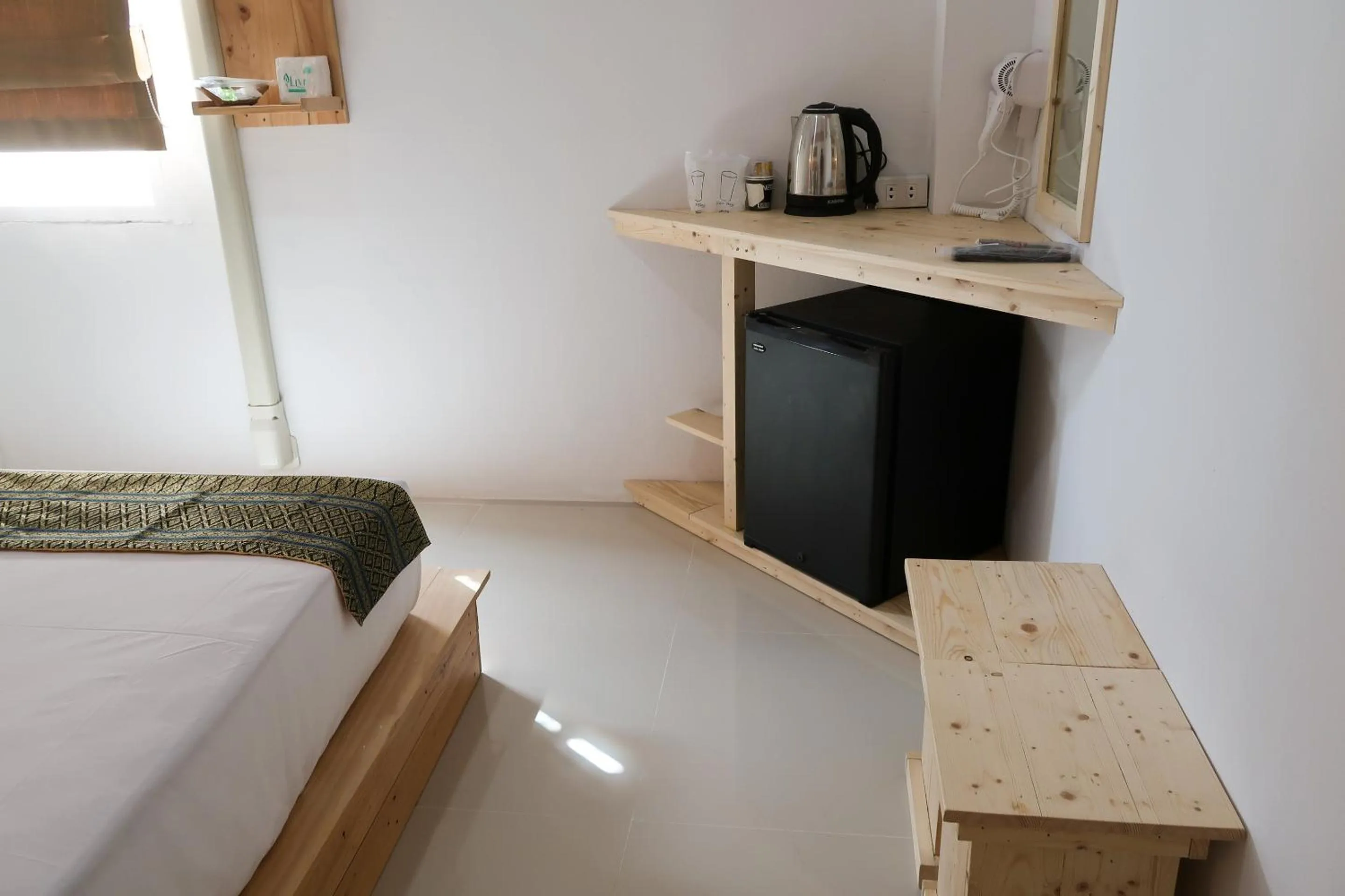 Coffee/tea facilities, Bed in Baan URT Suratthani Airport Hotel