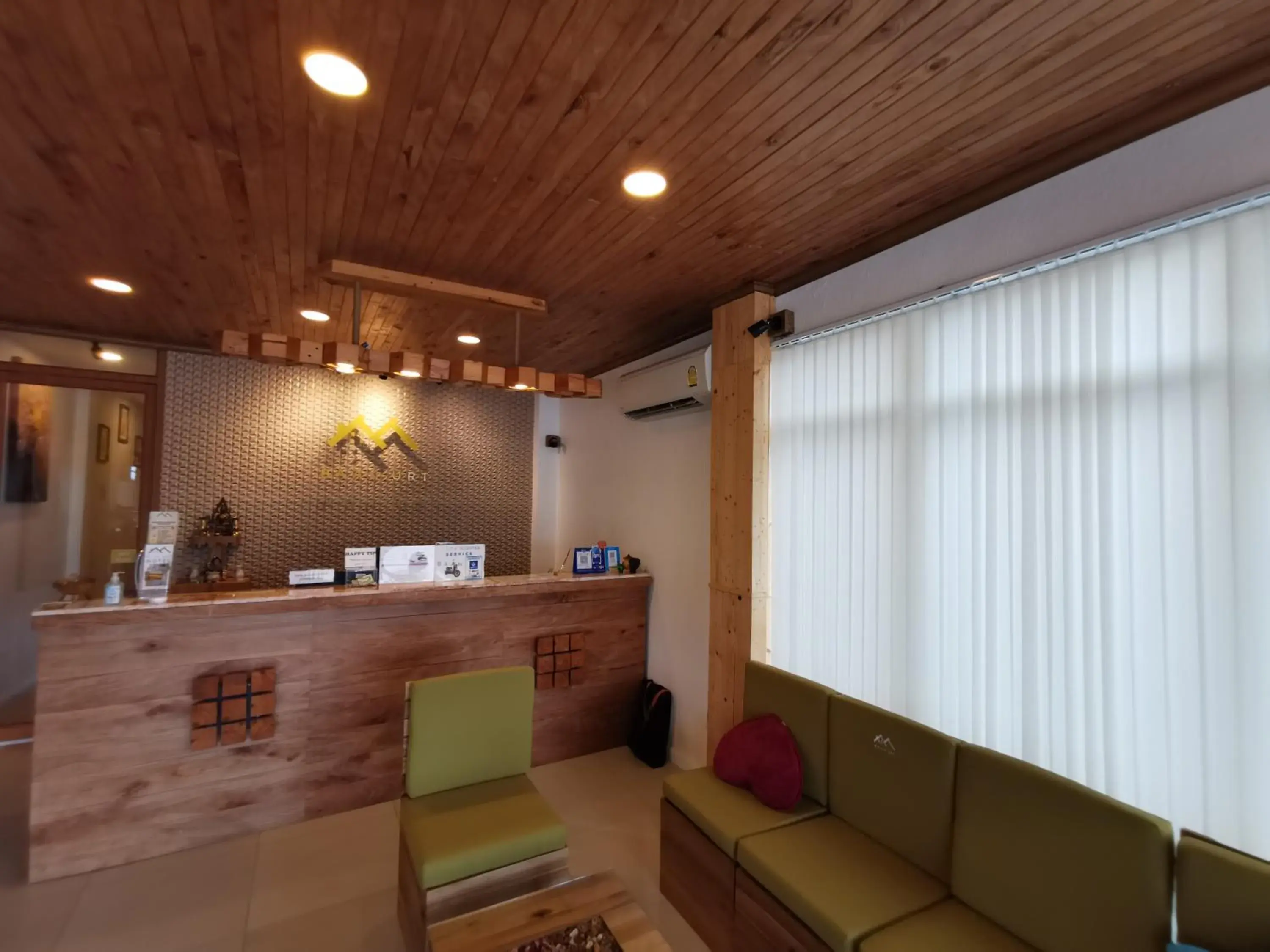 Property building in Baan URT Suratthani Airport Hotel Property building in Baan URT Suratthani Airport Hotel