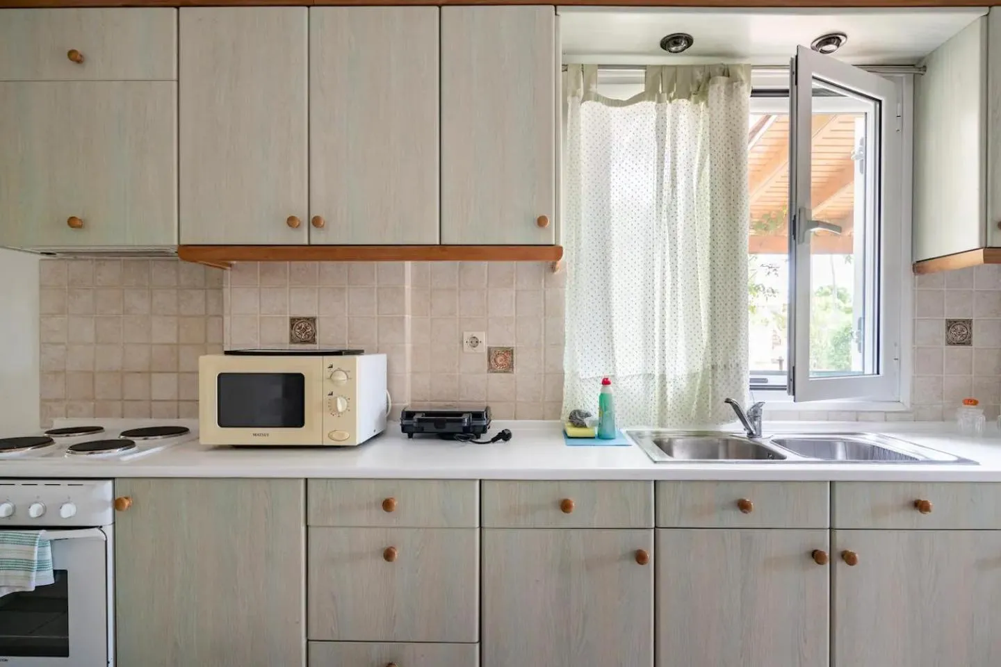Kitchen or kitchenette in St. George Villa