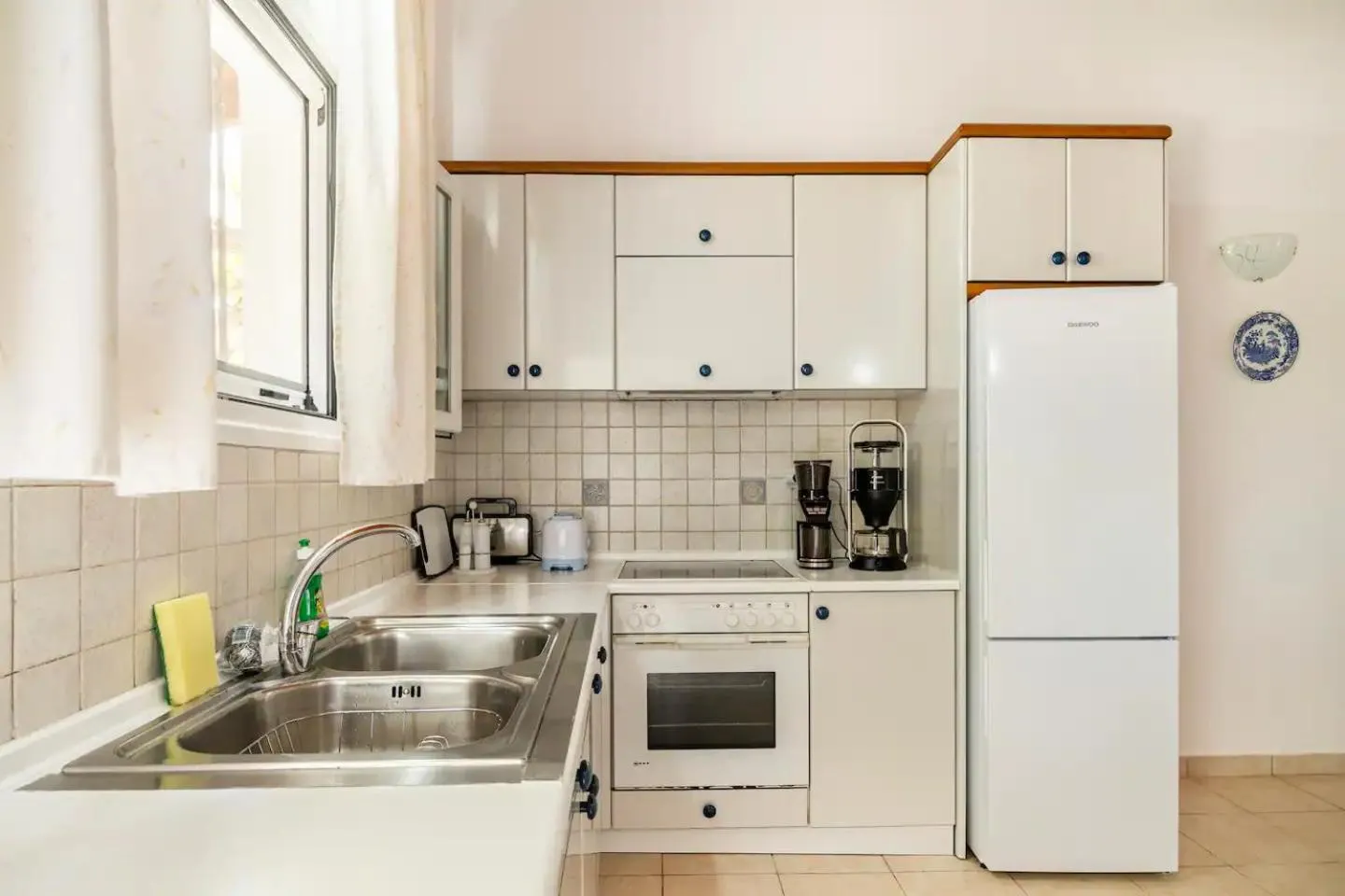 Coffee/tea facilities in St. George Villa