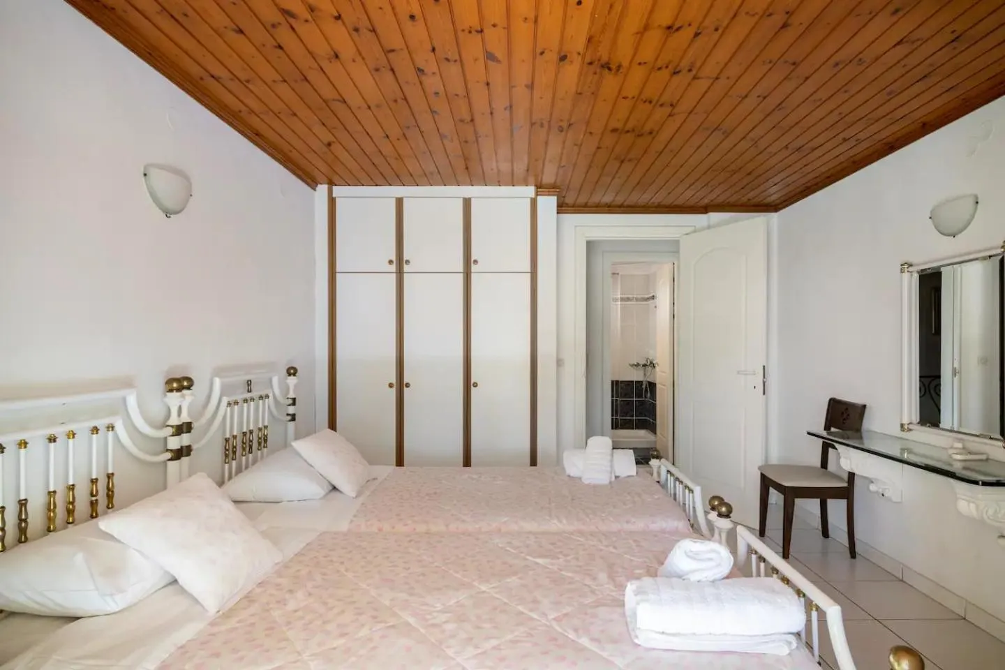 Bedroom, Bed in St. George Villa