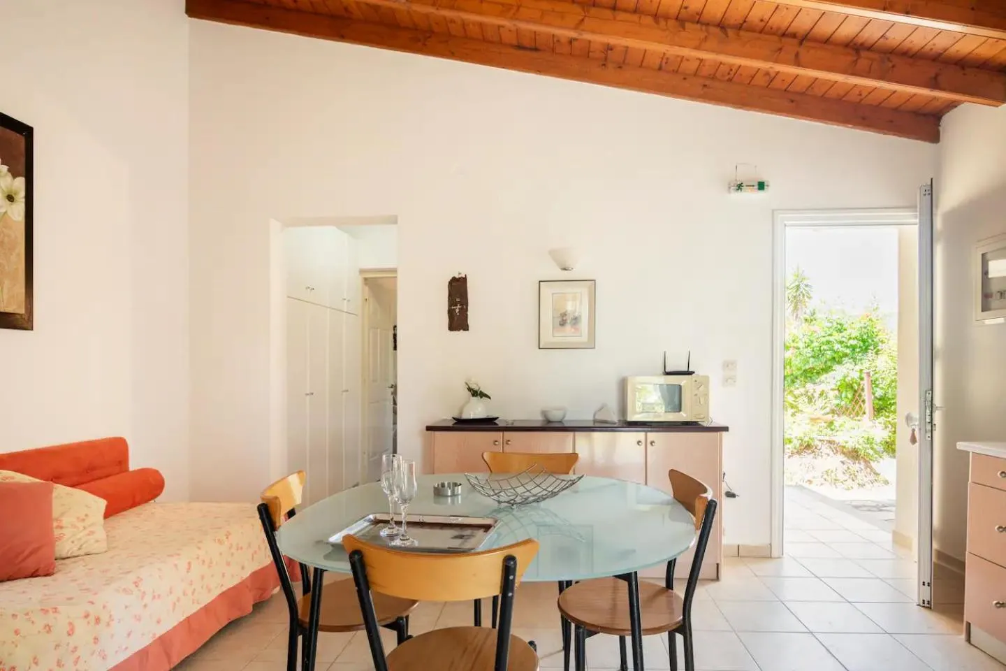 Kitchen or kitchenette in St. George Villa