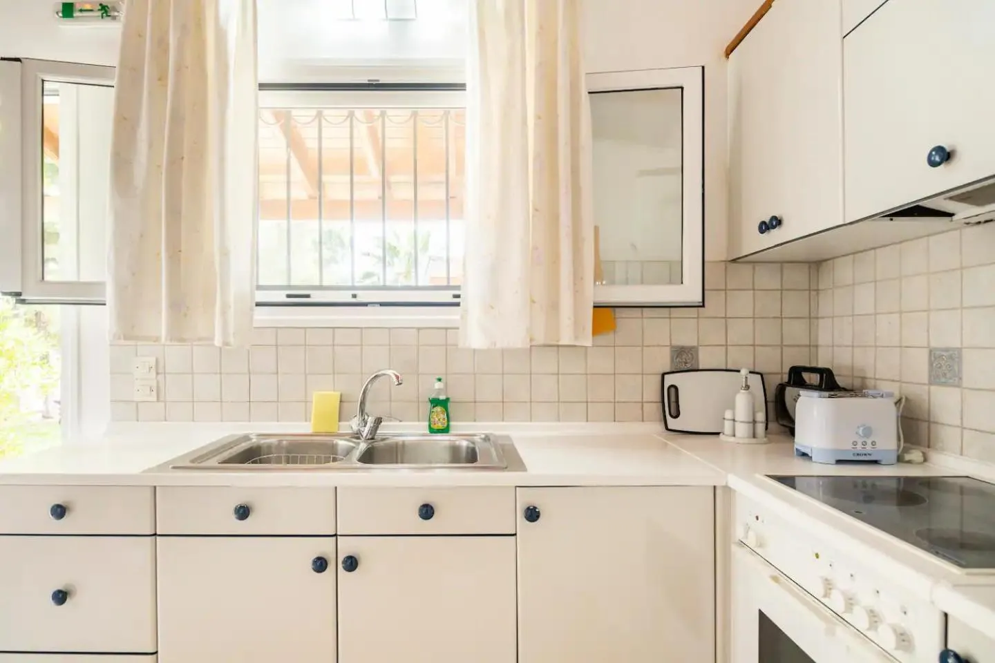 Kitchen or kitchenette in St. George Villa