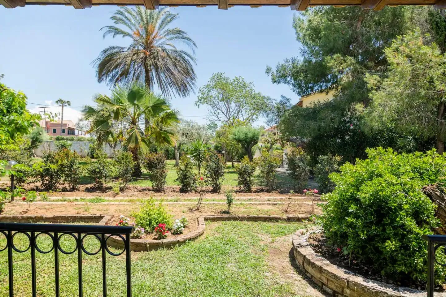 Garden in St. George Villa