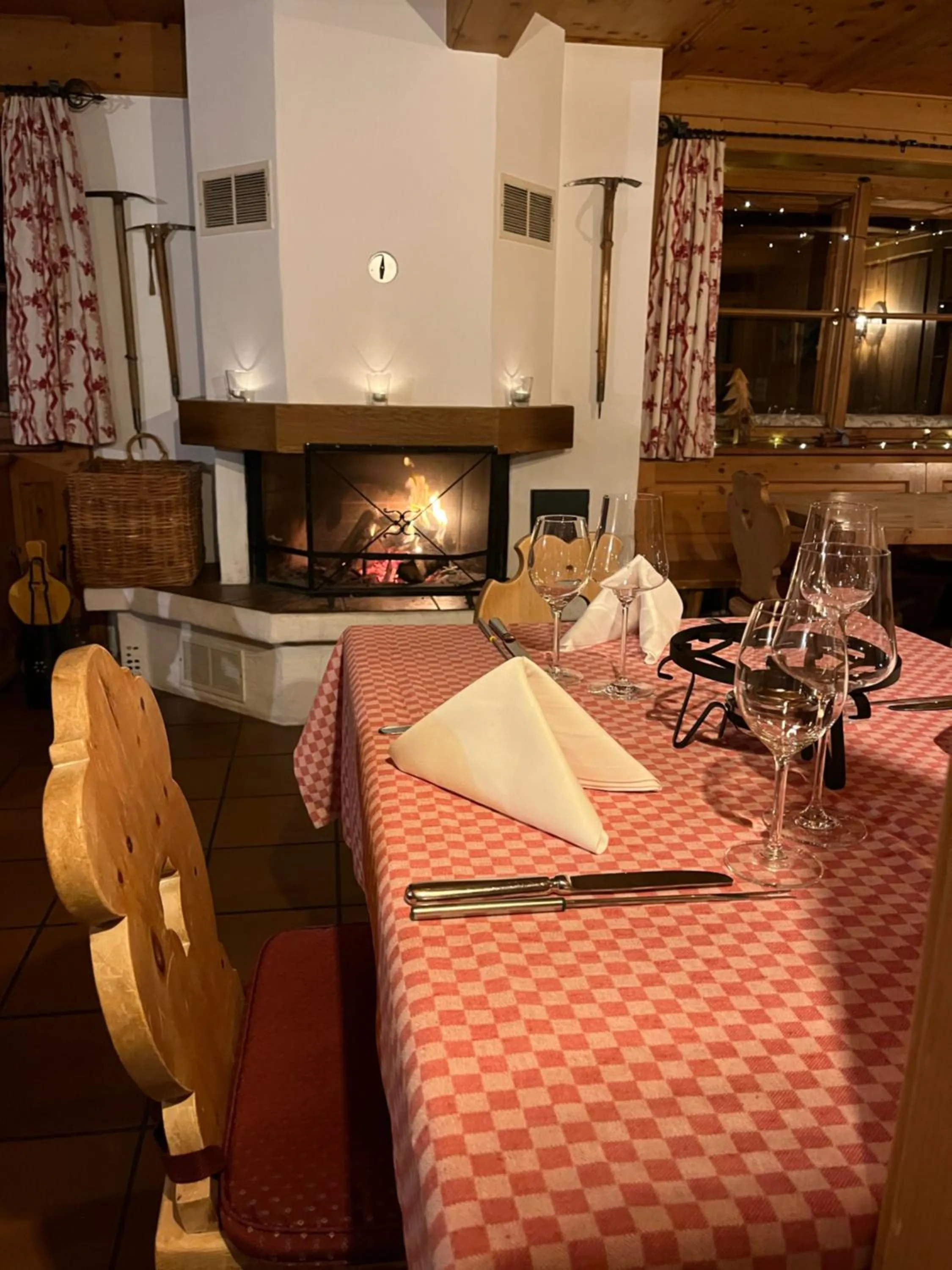 Restaurant/places to eat in Hotel Fex