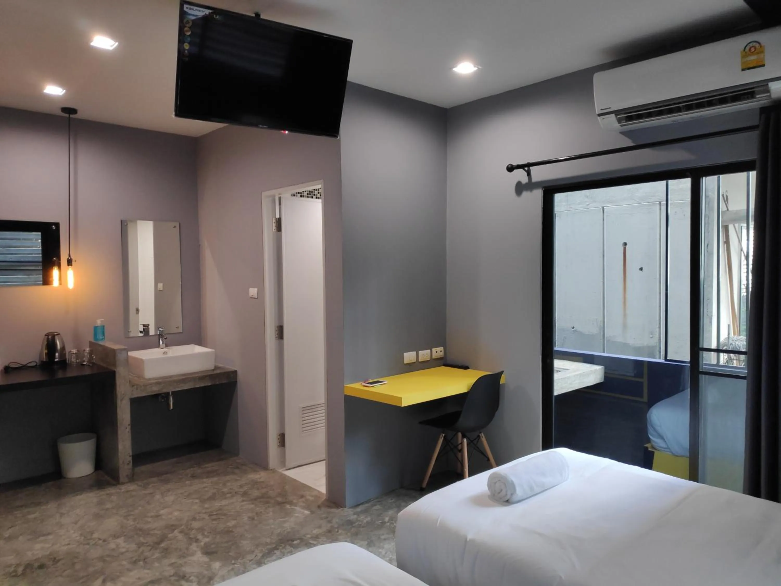 Bed in Ratch66 Huai Khwang MRT