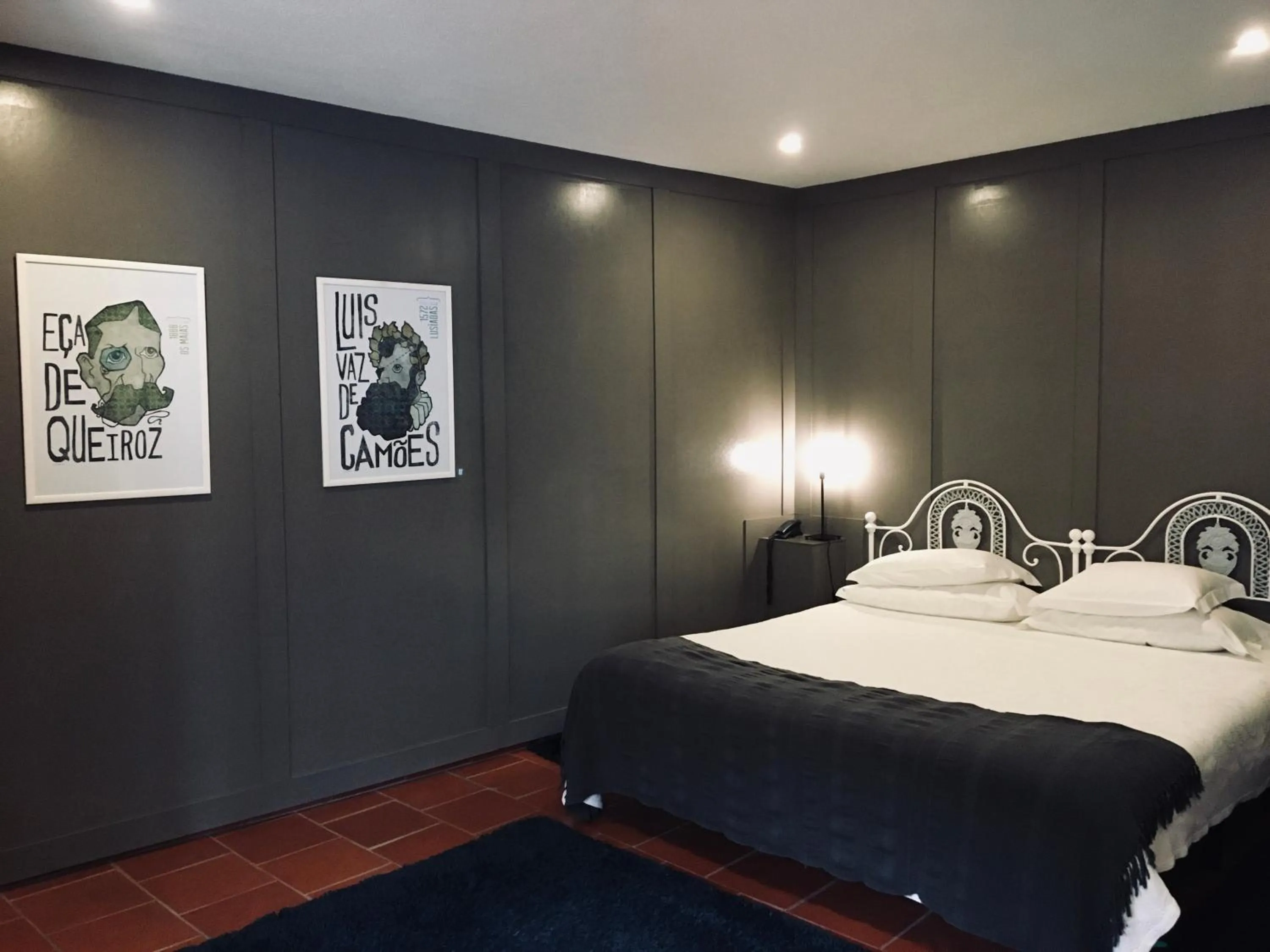 Bed in The Literary Man Obidos Hotel