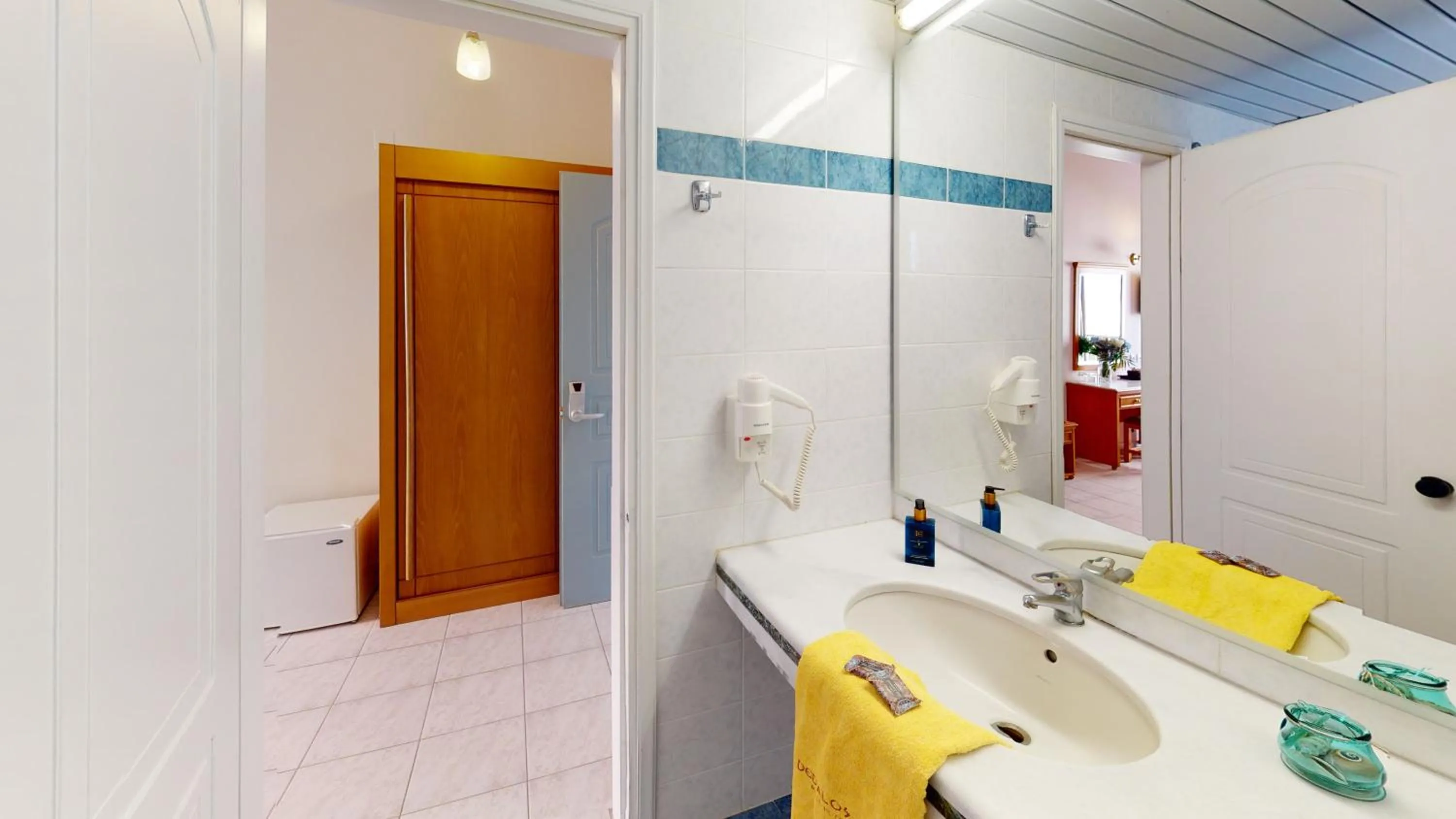 Bathroom in Dedalos Beach Hotel