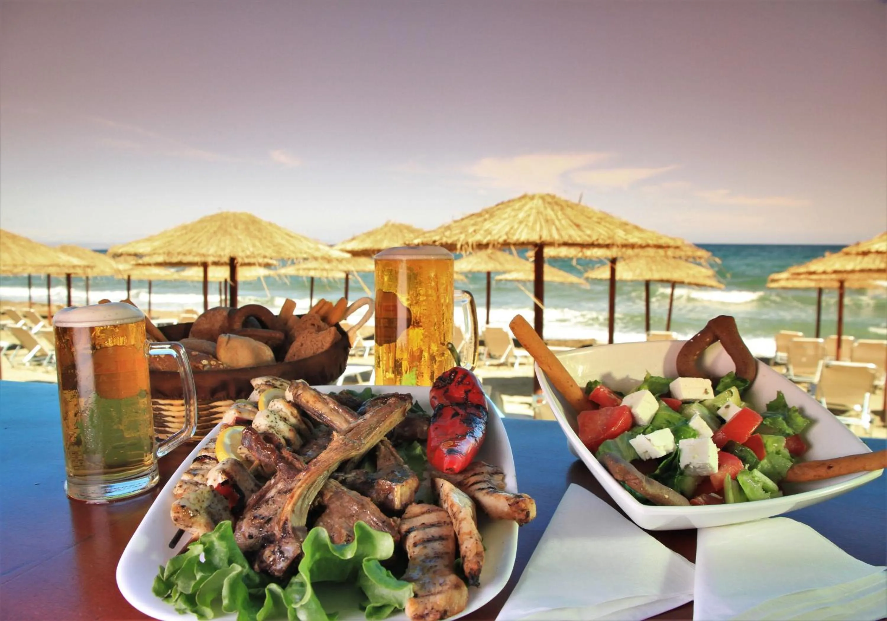 Food and drinks in Dedalos Beach Hotel