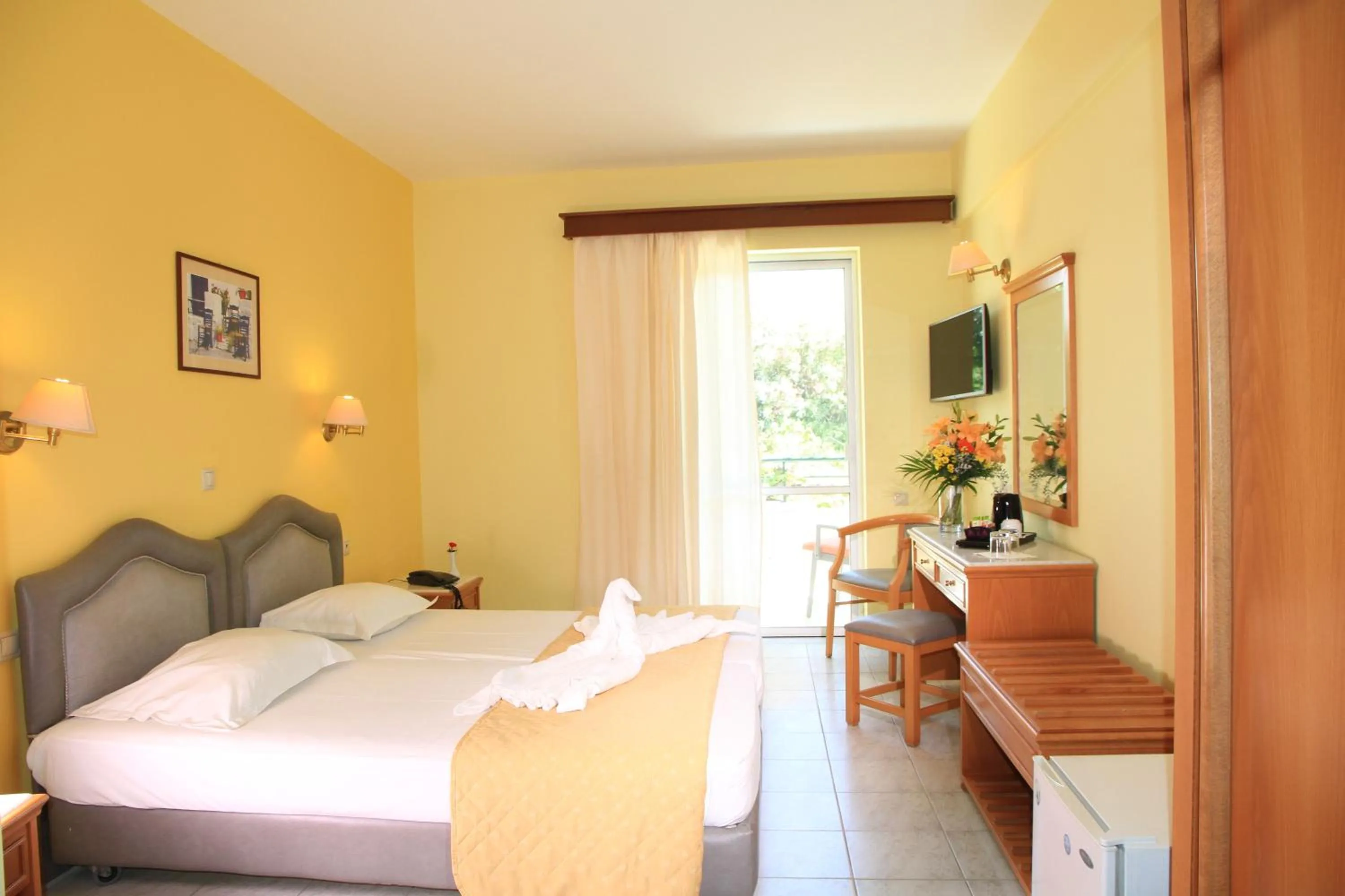 Photo of the whole room, Bed in Dedalos Beach Hotel