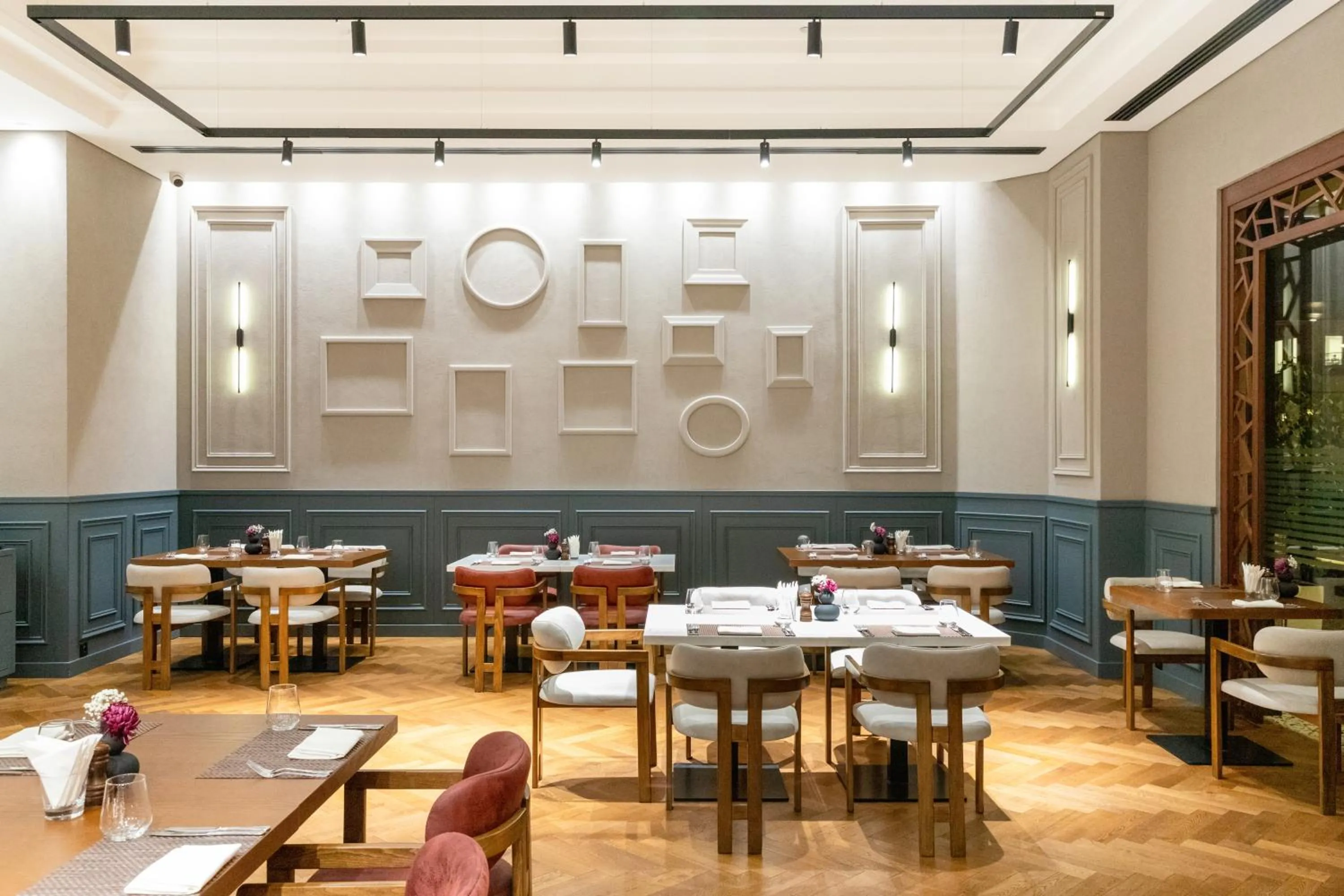 Restaurant/places to eat in Hyatt Regency Baku