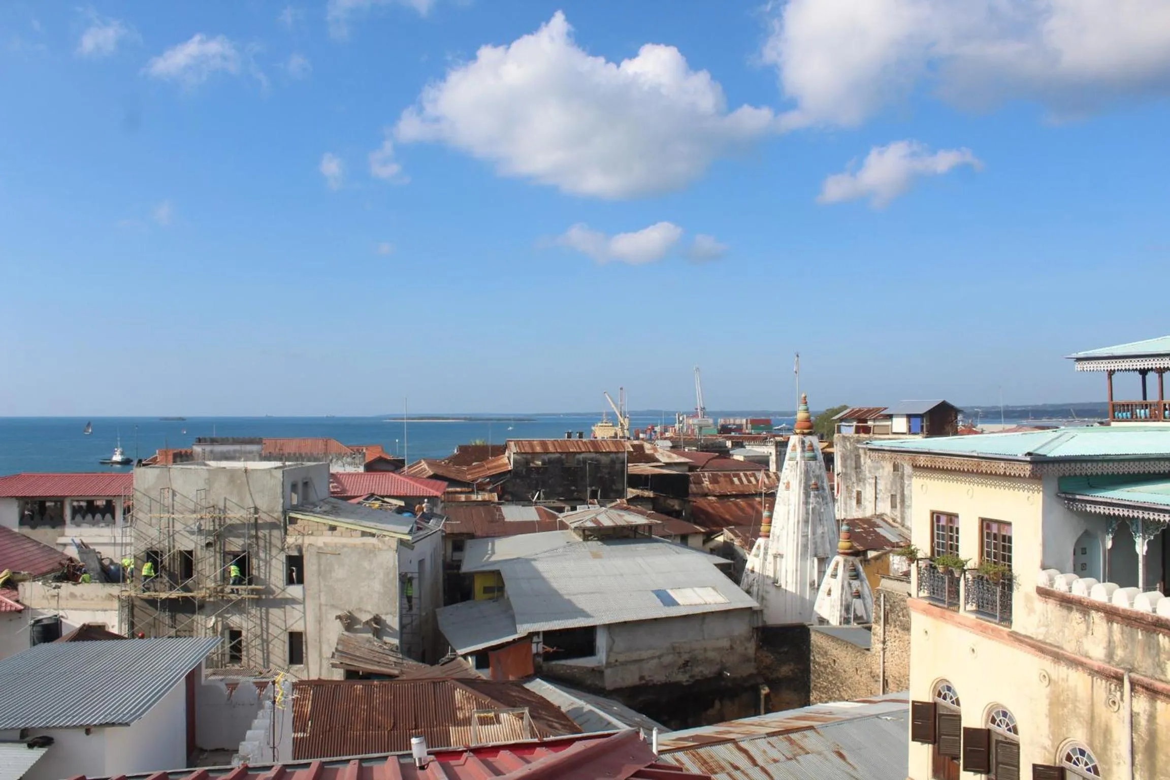 City view in Bottoms Up