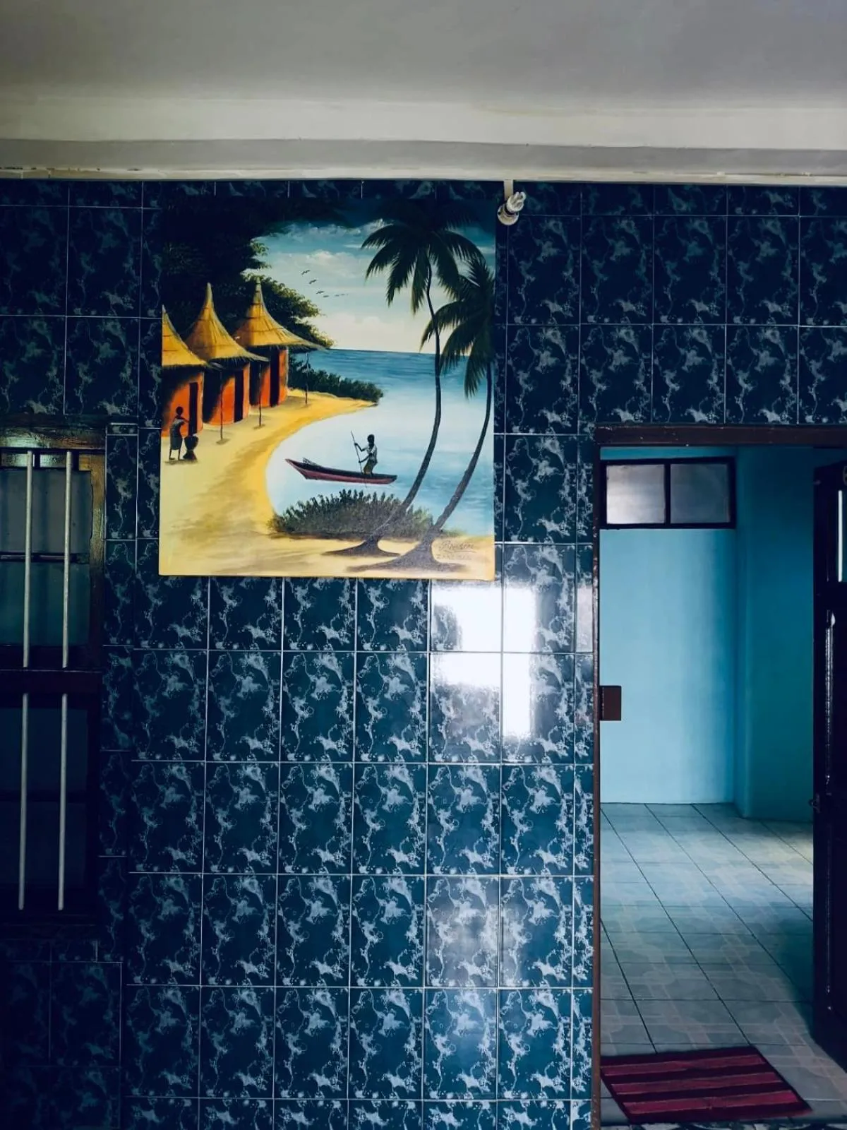 Decorative detail in Bottoms Up