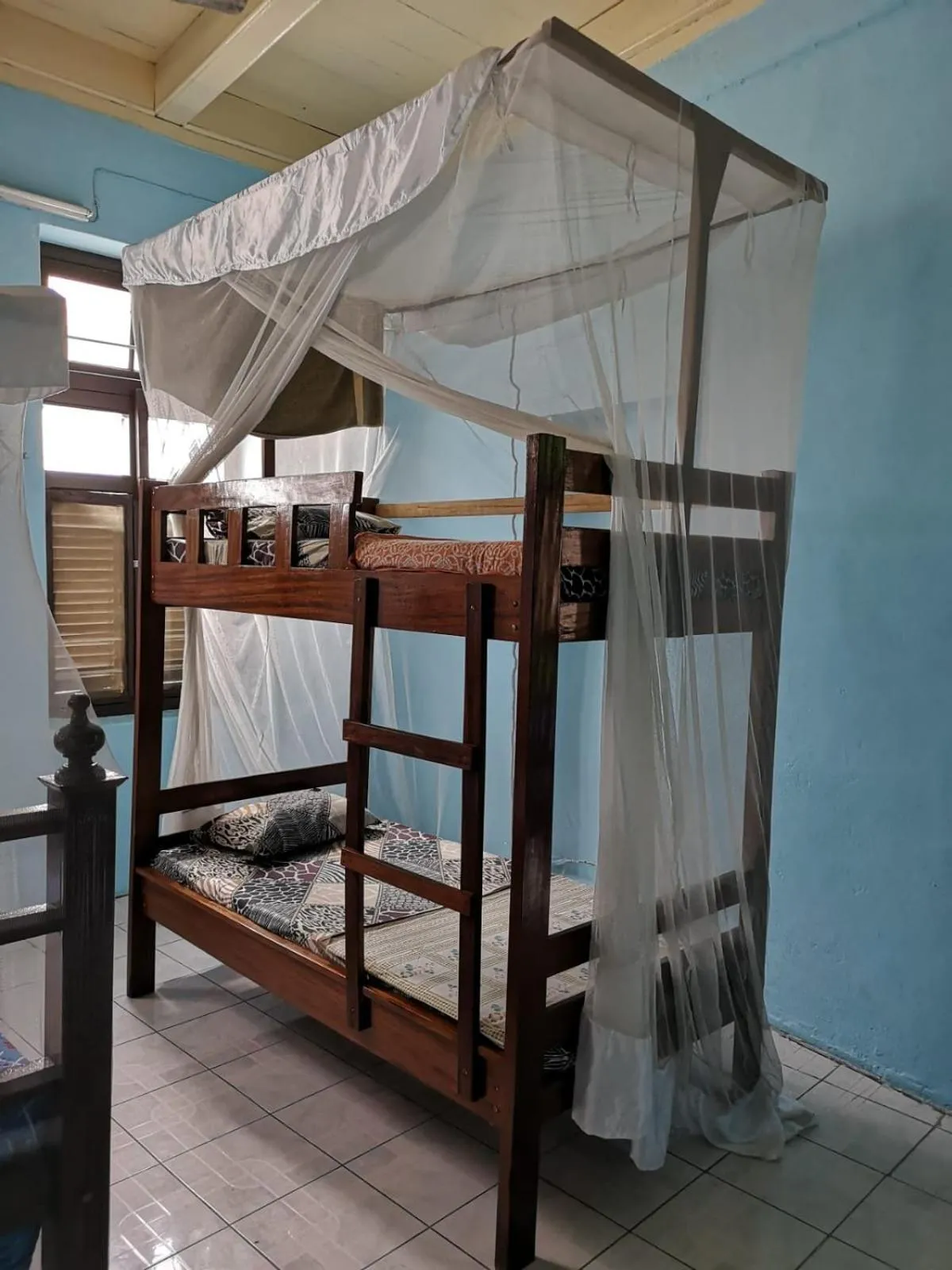 Bedroom, Bed in Bottoms Up