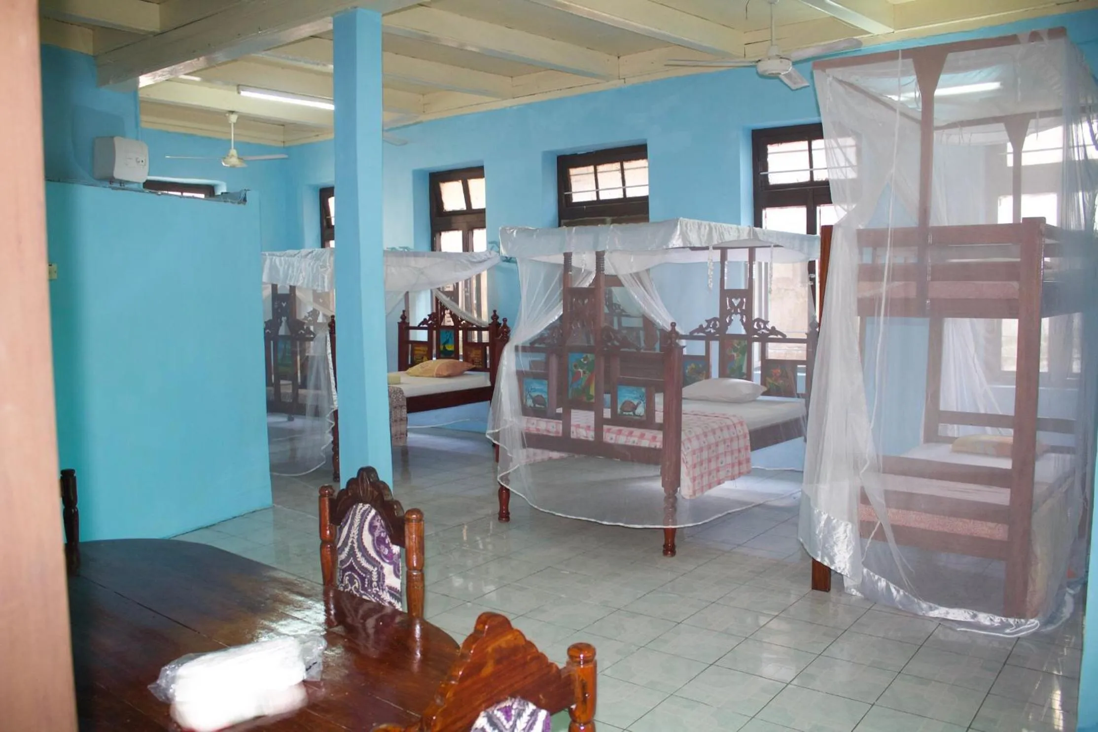 Photo of the whole room, Bed in Bottoms Up