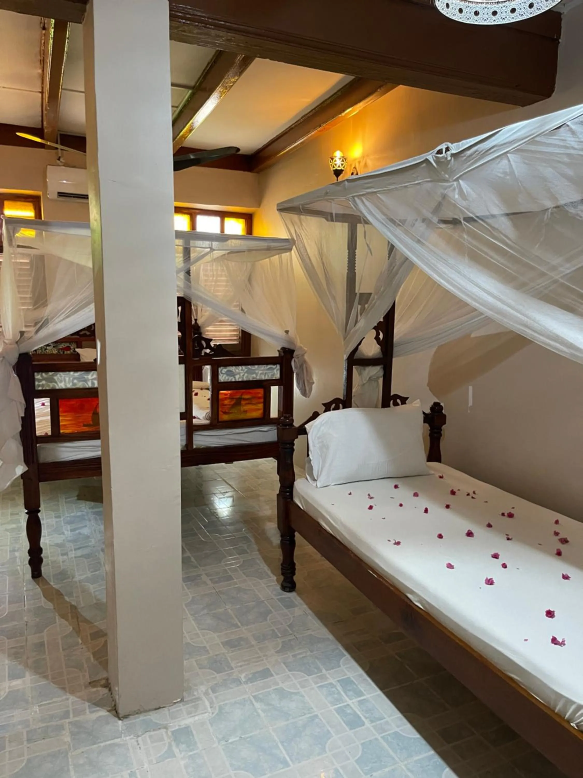 Bedroom, Bed in Bottoms Up