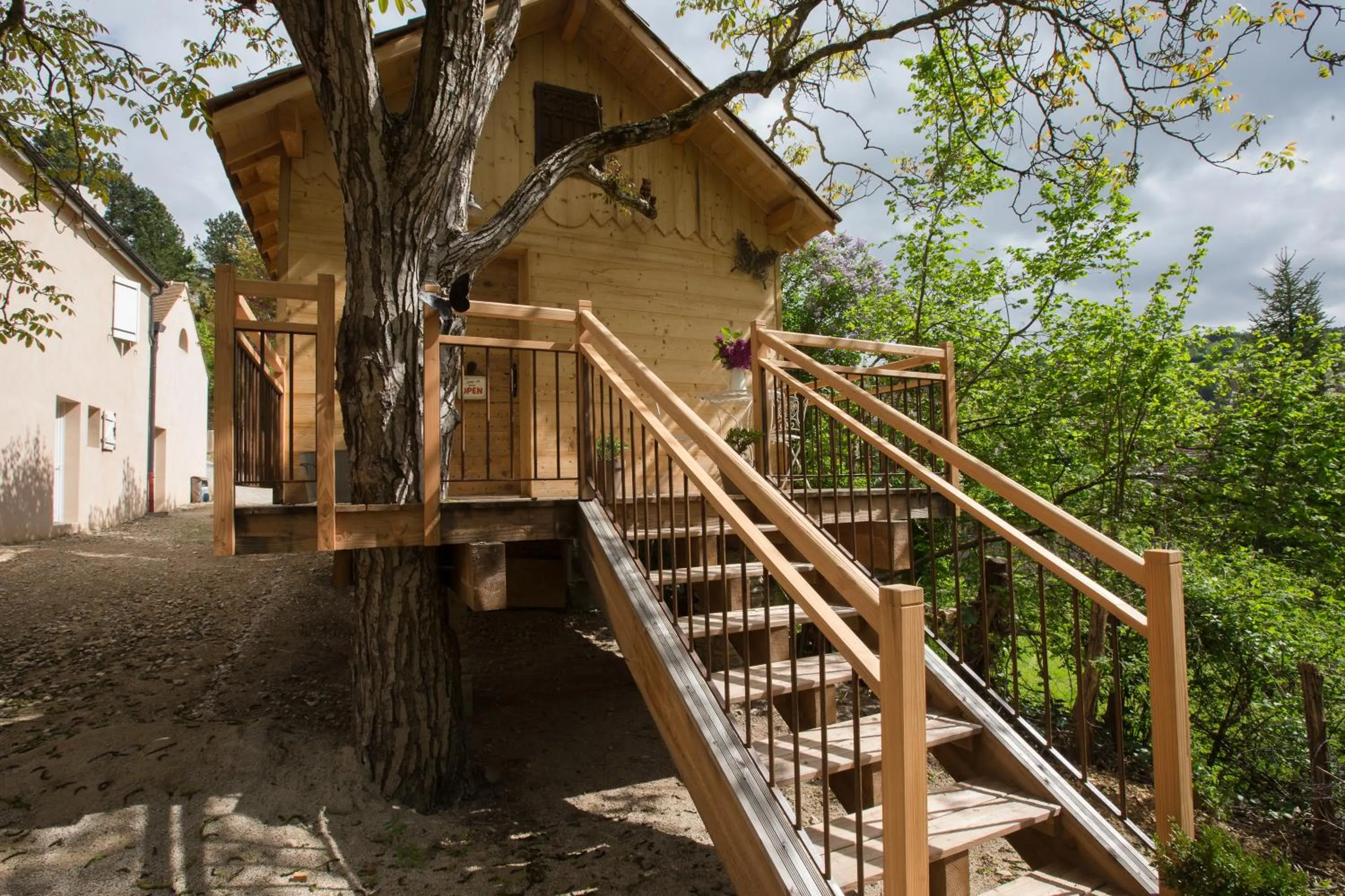 Property building in Domaine De La Combotte