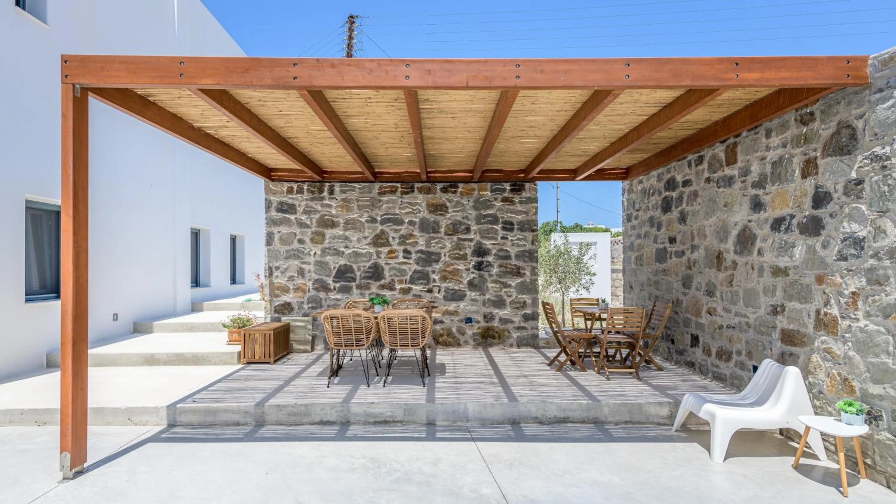 Property building in Hotel Ippocampos Studios