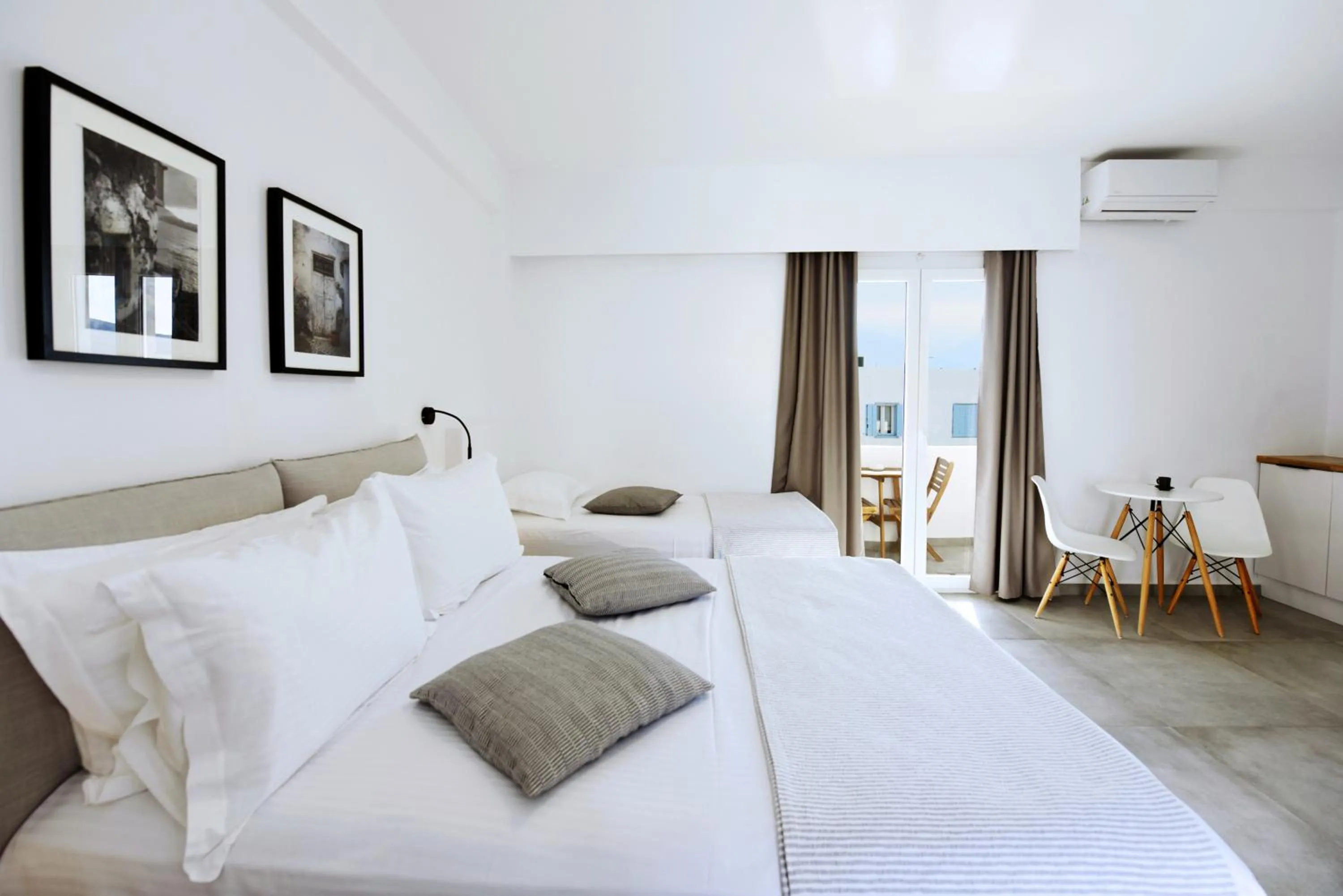 Bed in Hotel Ippocampos Studios