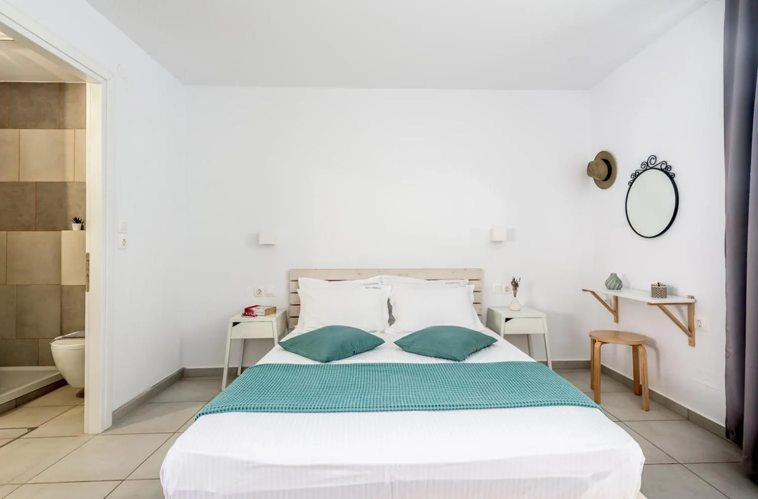 Bed in Hotel Ippocampos Studios