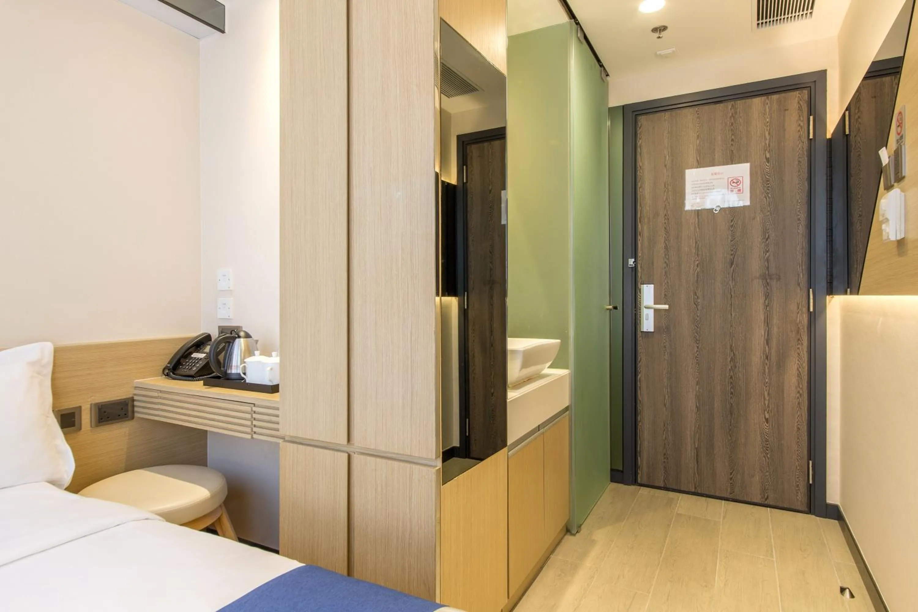 Bedroom, Bed in Lumine Hotel