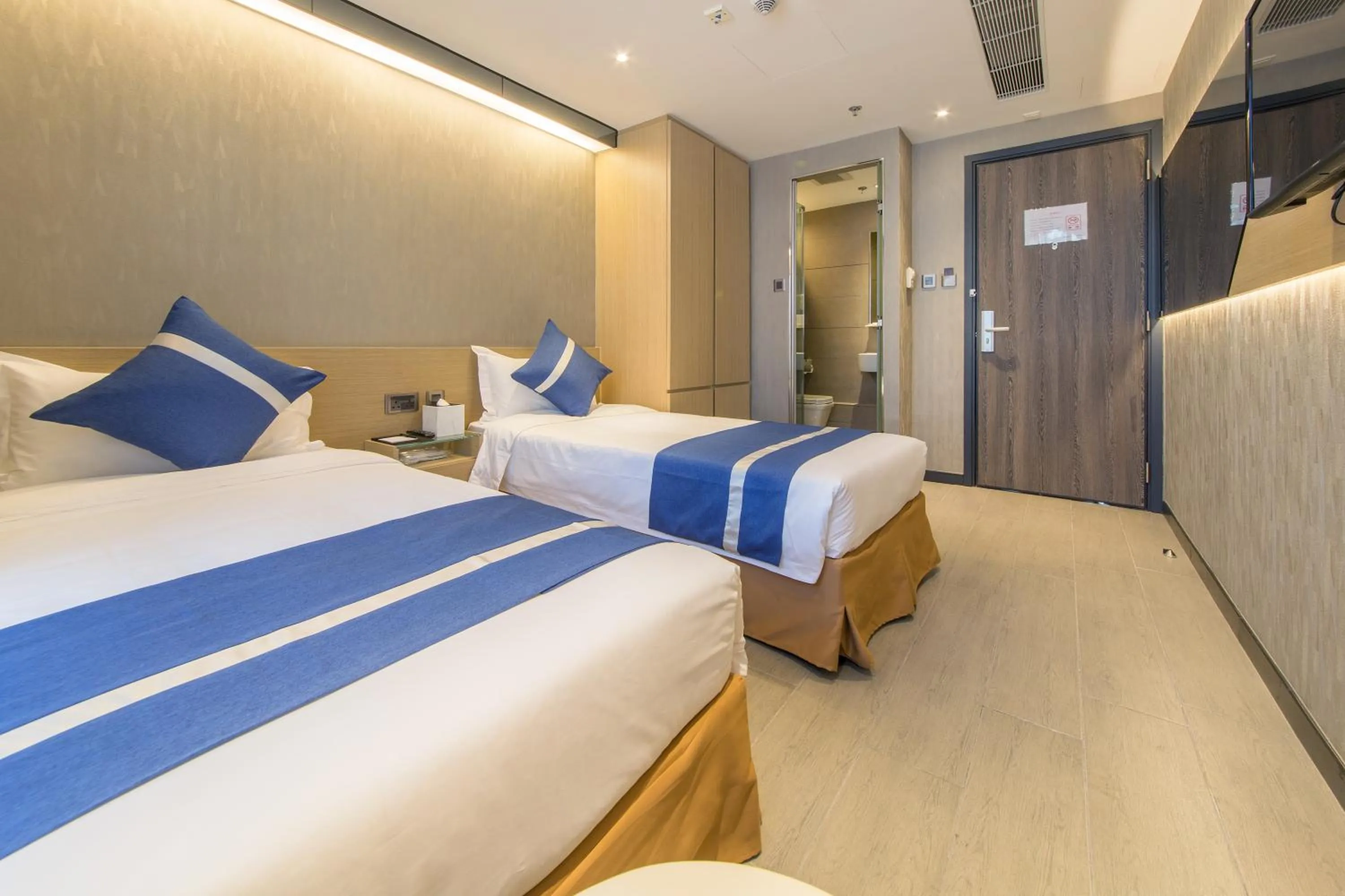 Photo of the whole room, Bed in Lumine Hotel