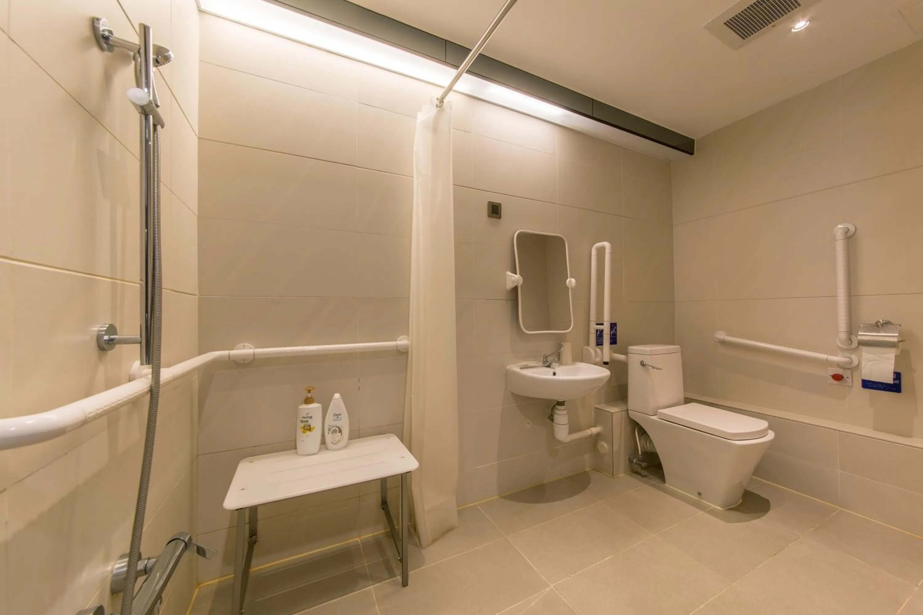 Toilet in Lumine Hotel