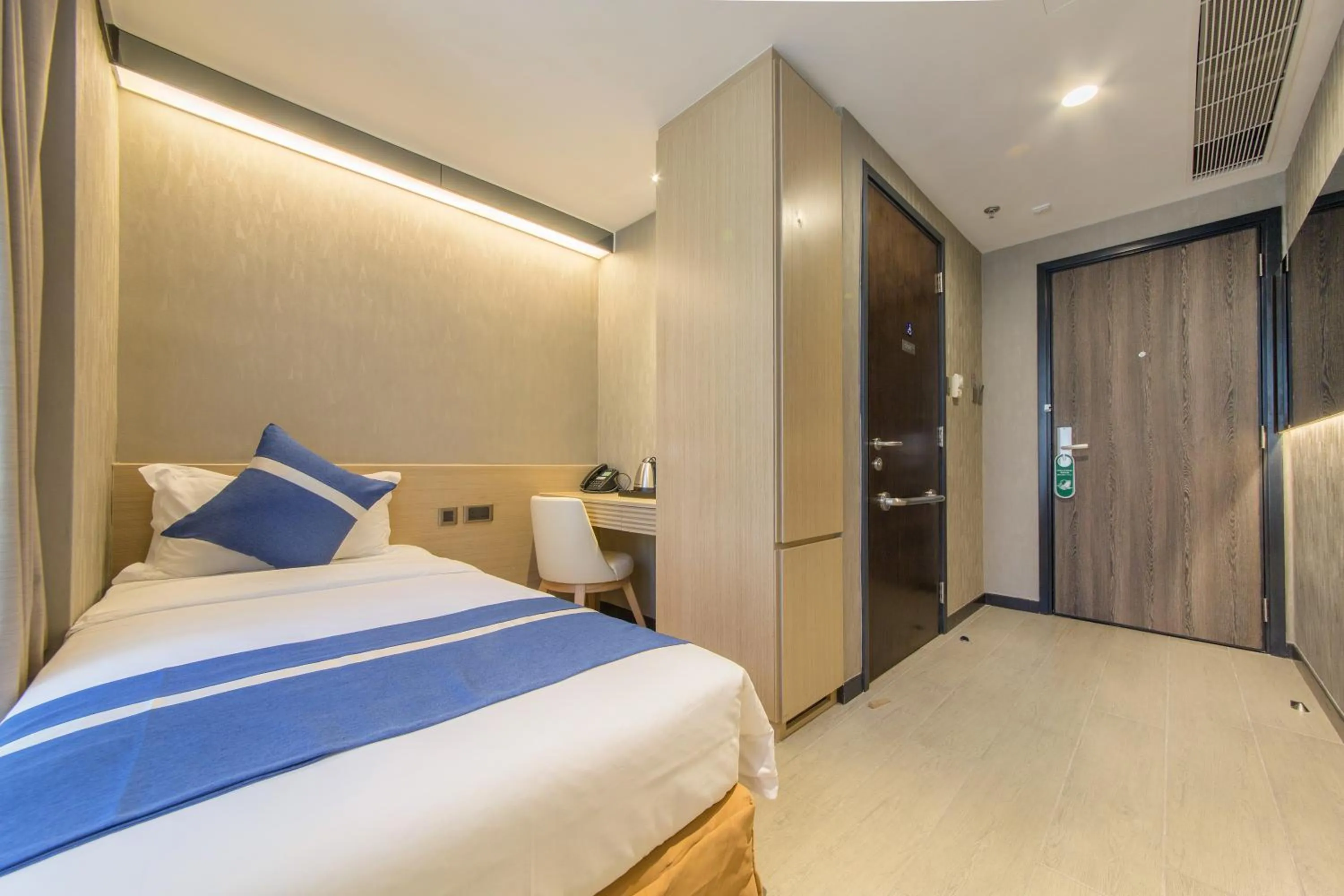 Photo of the whole room, Bed in Lumine Hotel