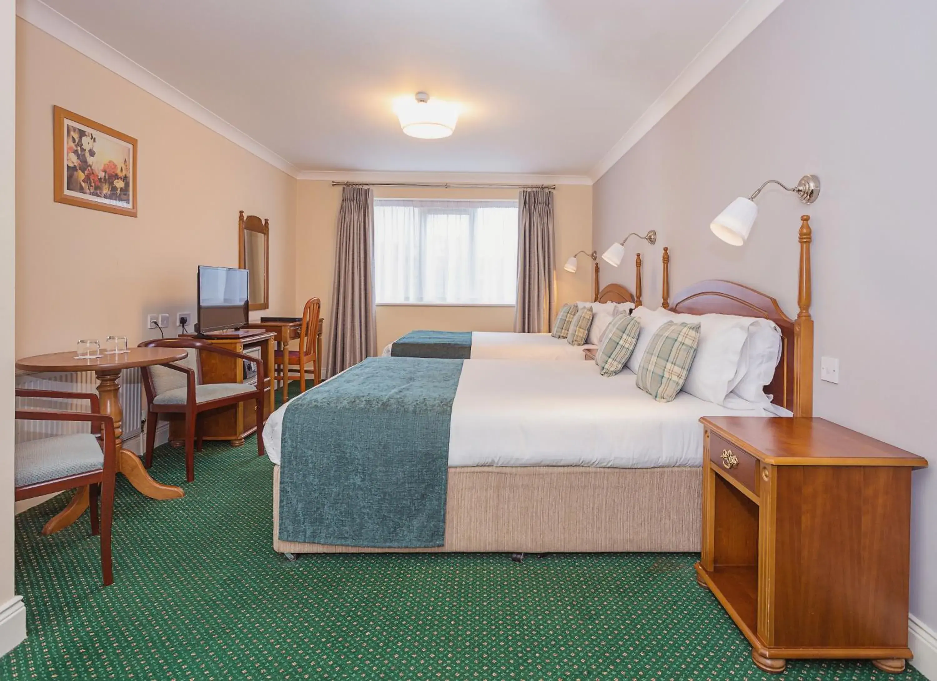 Triple Room in Abbey Lodge Triple Room in Abbey Lodge