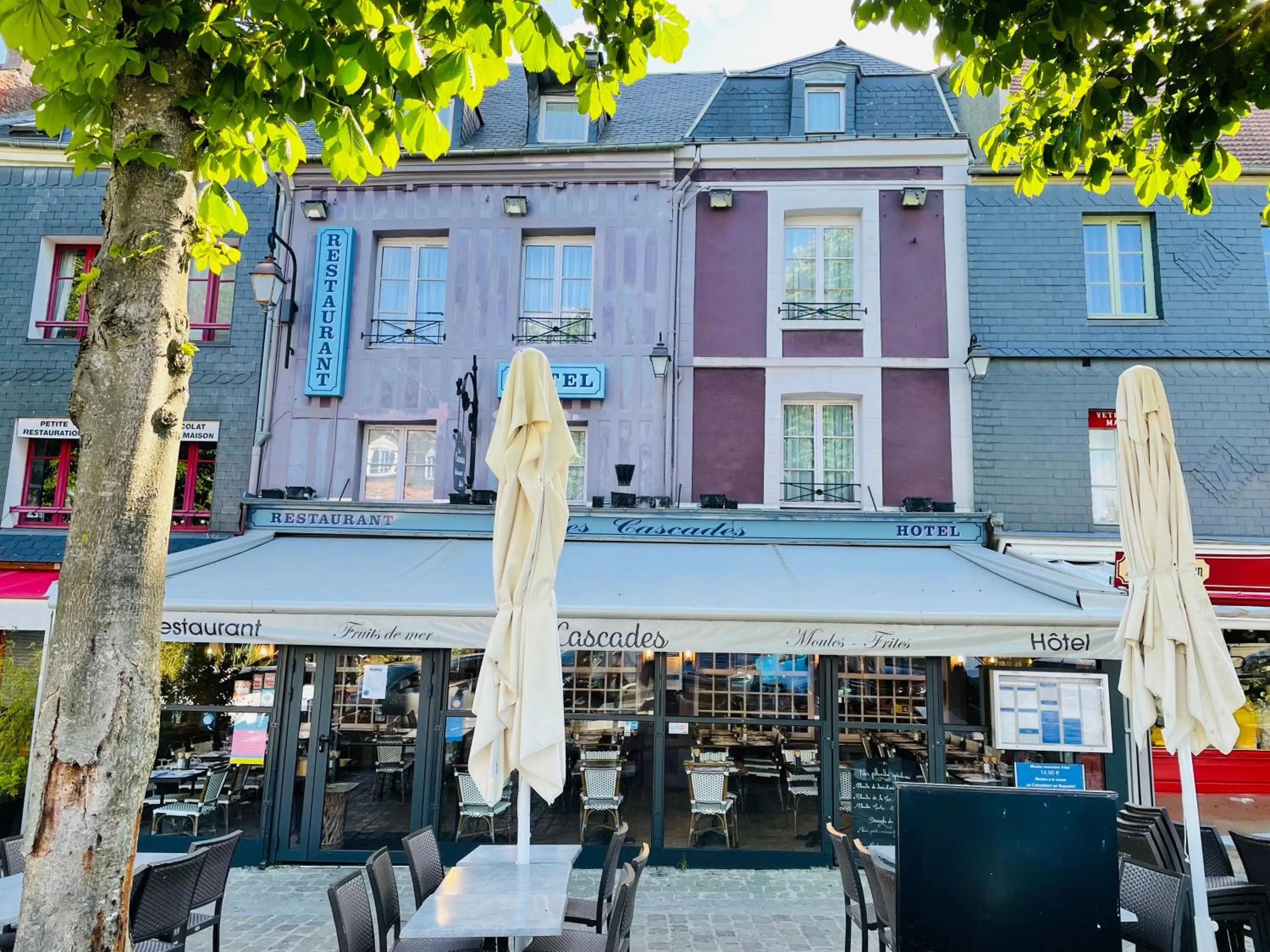 Property building in Les Cascades - Hôtel de Charme