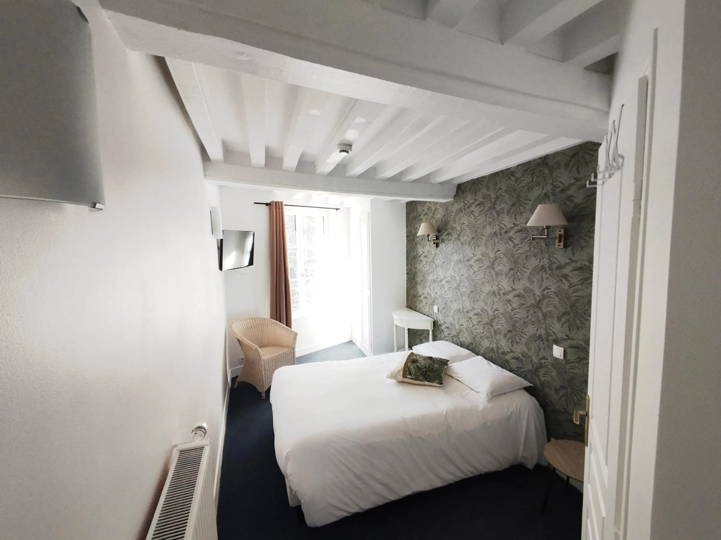 Bed in Les Cascades - Hôtel de Charme