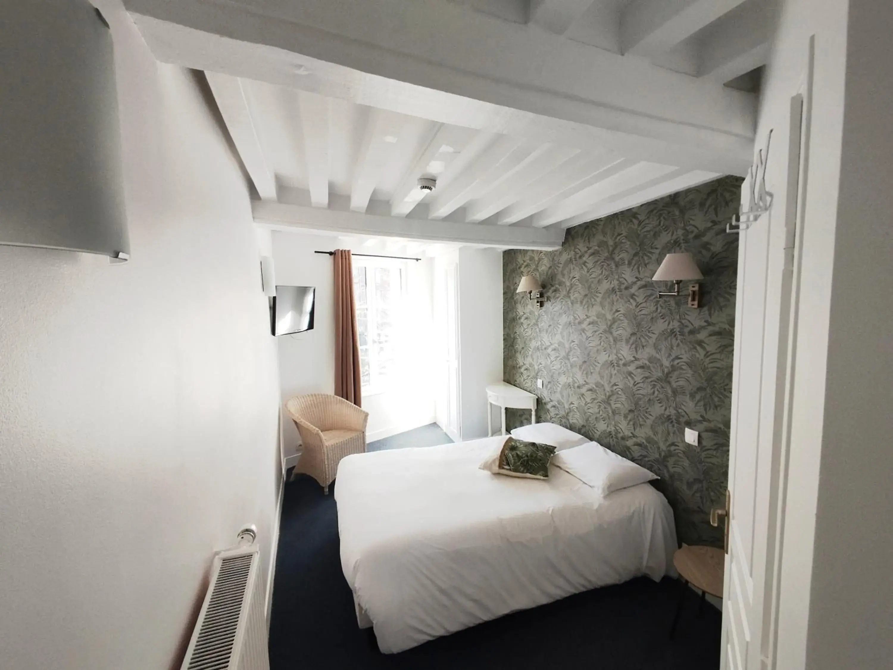 Double Room in Les Cascades - Hôtel de Charme Double Room in Les Cascades - Hôtel de Charme