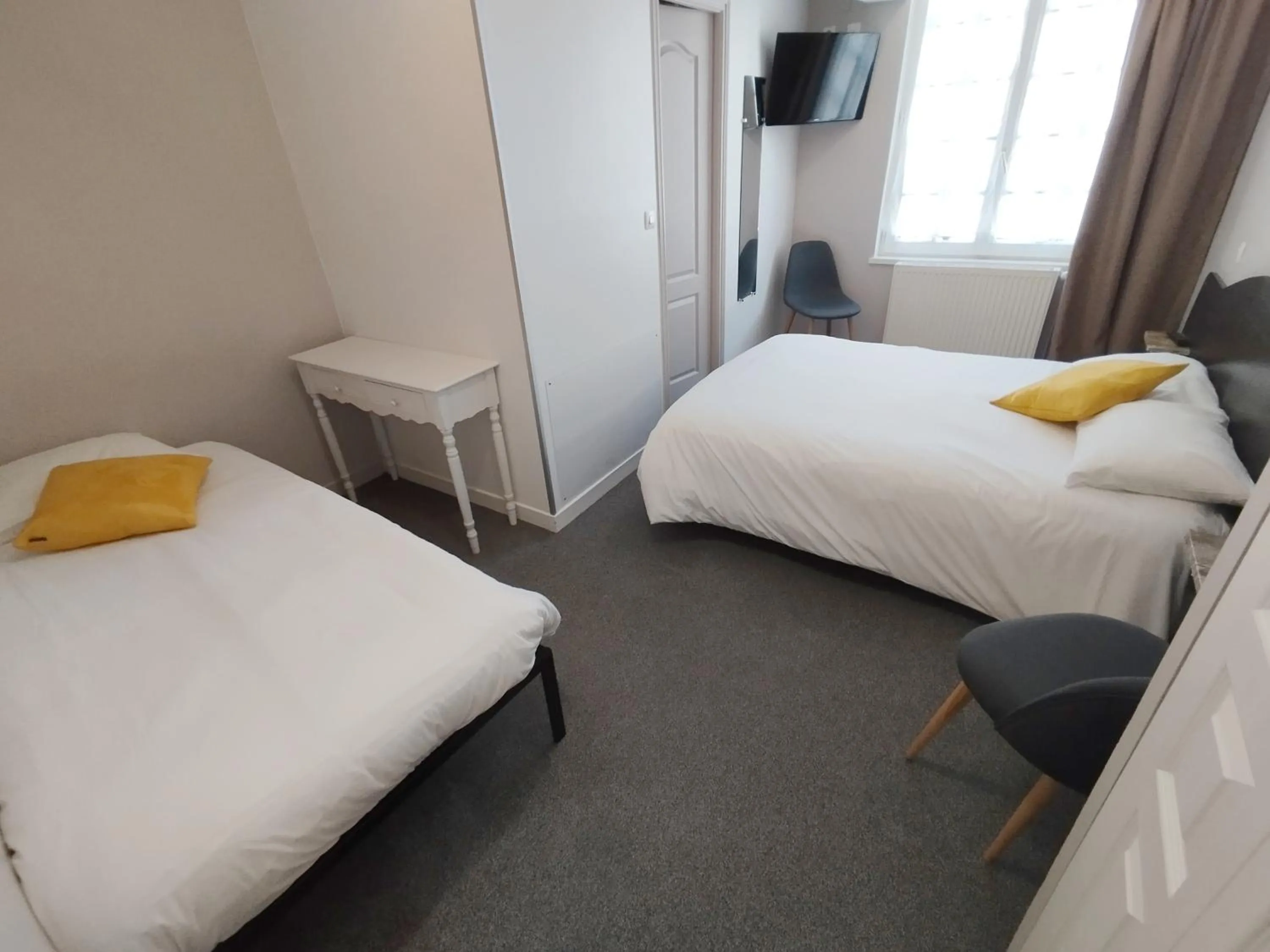 Bed in Les Cascades - Hôtel de Charme