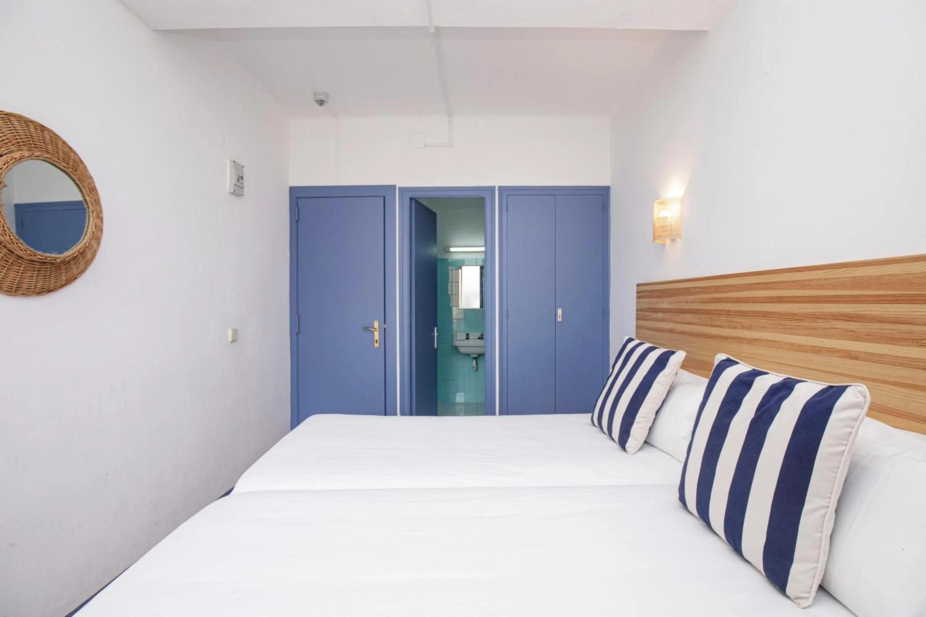 Bedroom, Bed in Hotel Casa Mas