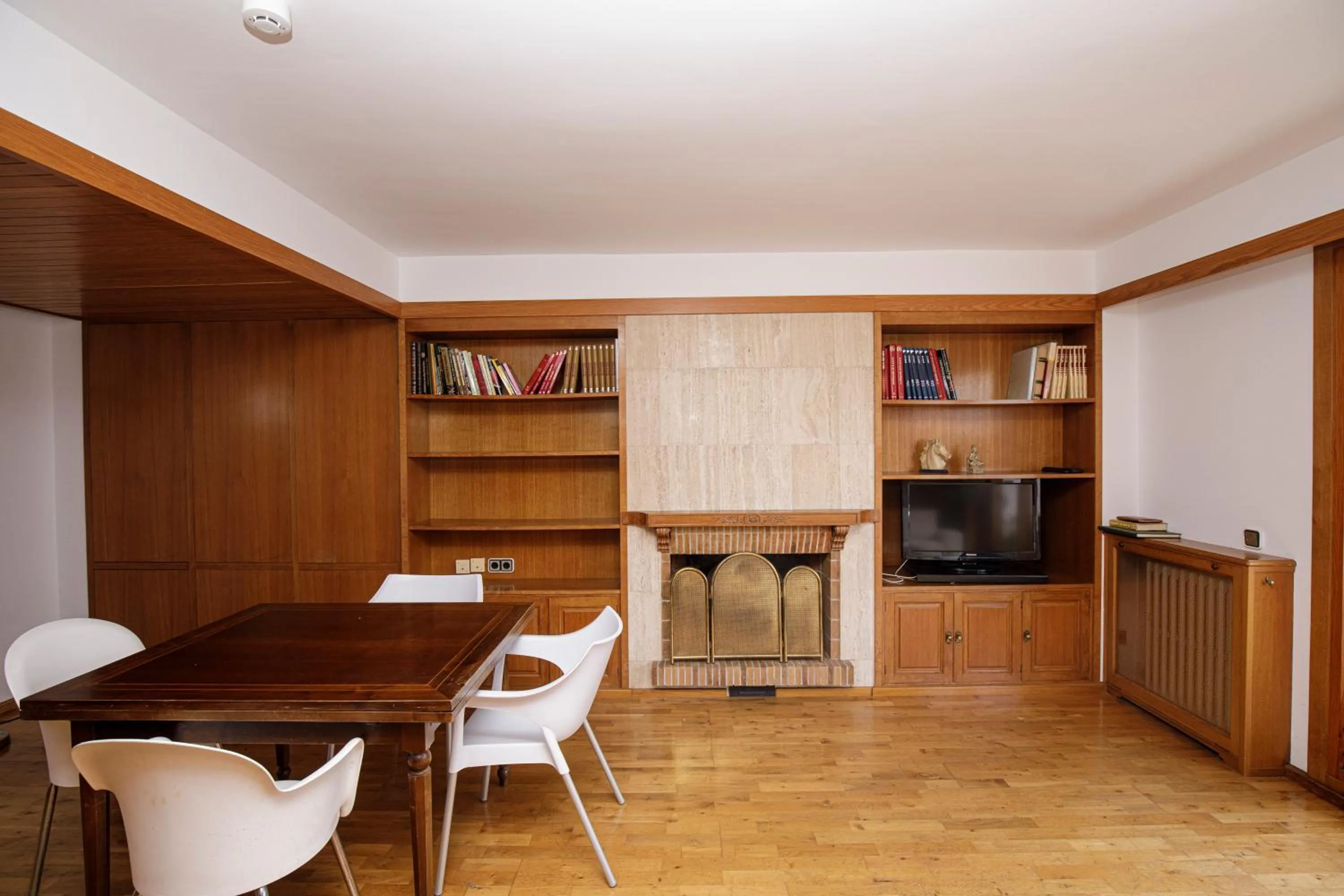 TV and multimedia in Hotel Casa Mas