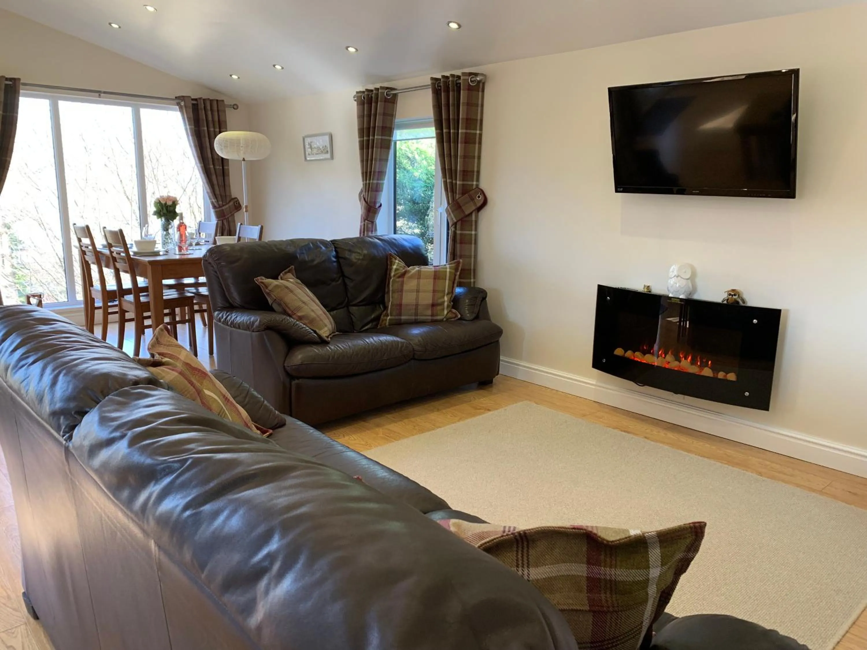 Owls House - Lodge with hot tub- Lake District