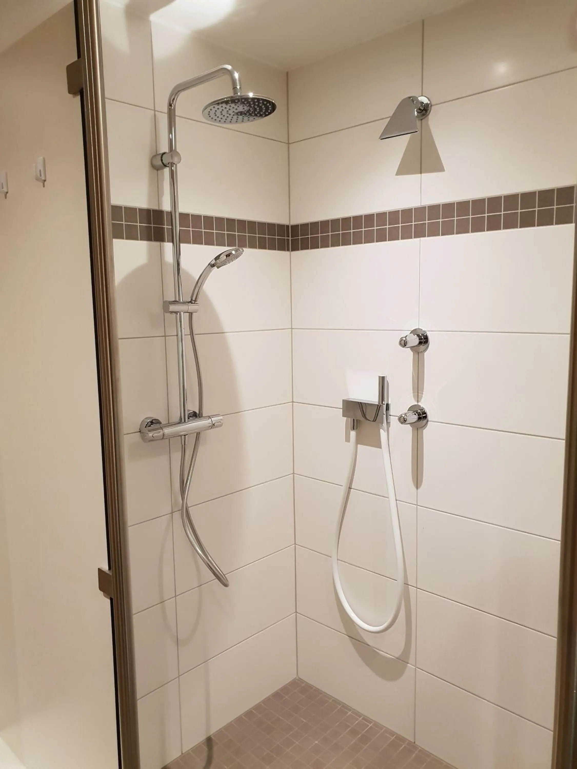 Shower in Hotel Clemenswerther Hof