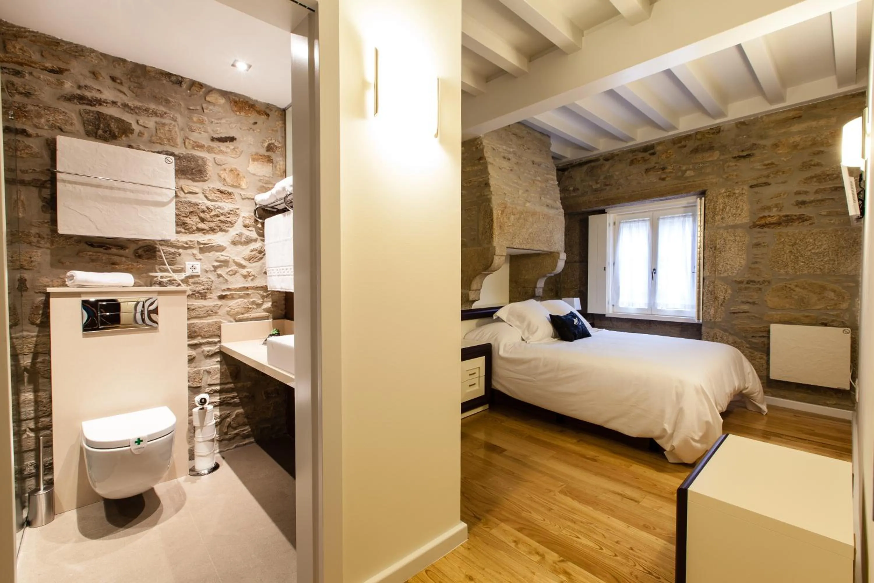 Property building, Bed in Hotel Montenegro Compostela