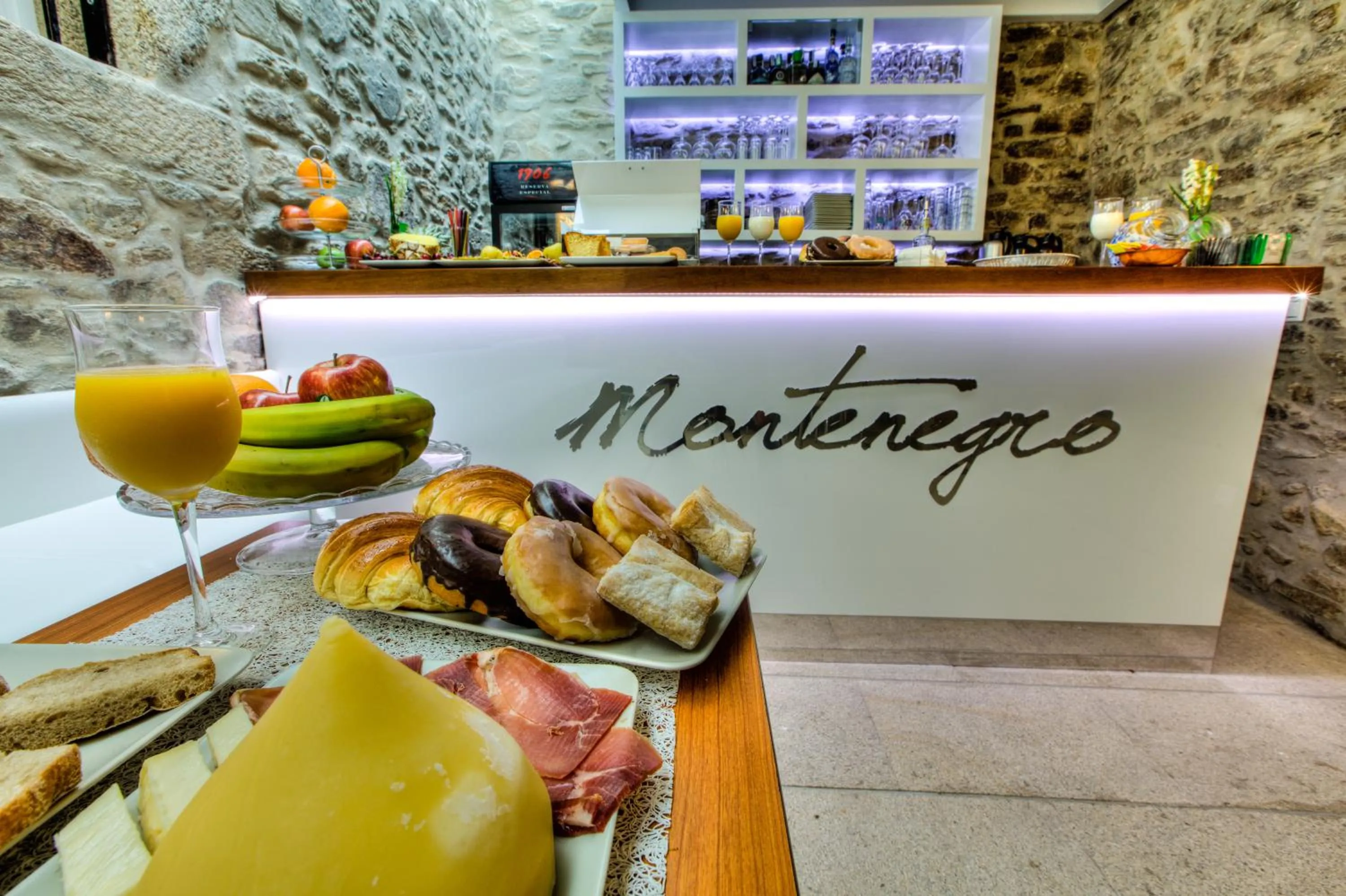 Property building in Hotel Montenegro Compostela