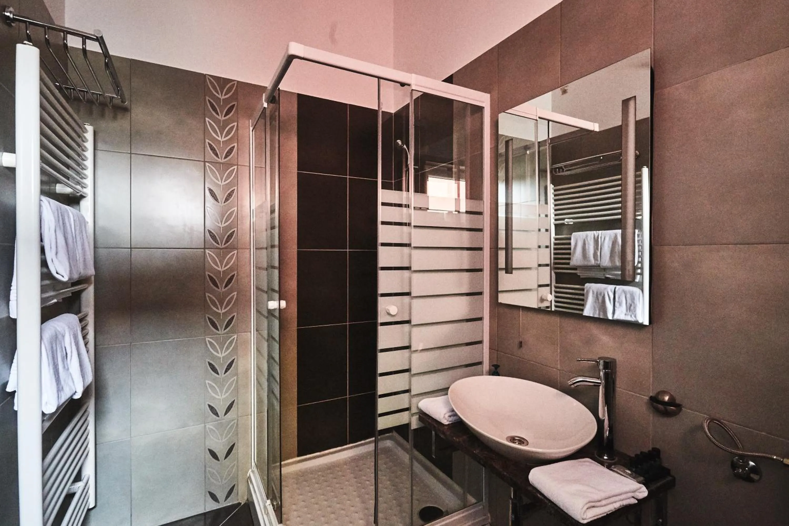 Family Room (3 Adults) in Hotel Vila Emei